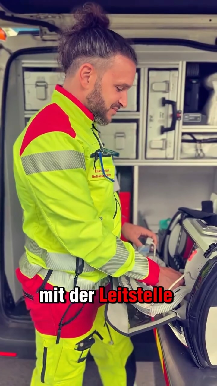 🚑 Rettungsdienst am Wendepunkt.
„So geht’s nicht weiter.“ – sagen viele.
Aber was tun wir wirklich?
Ralf Bischoni, Leiter Rettungsdienst Malteser NRW, spricht mit Elias Rayani & Fee Pohlmann über Verantwortung, Wandel und Visionen.
Es braucht nicht nur Technik –
es braucht Haltung.
🧭 Mut zur Veränderung
📍 Coaching & Supervision
📘 Wissen, das wirkt – direkt an deiner Wache
✊ Wir begleiten den Wandel.
👇 Kommentiere:
Was wünschst du dir für die Zukunft des Rettungsdienstes?#rettungsdienst #112