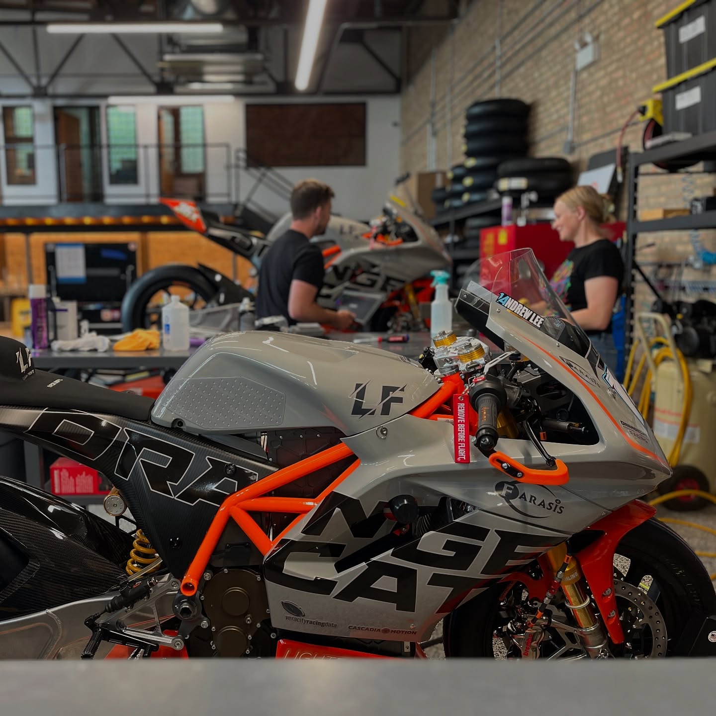 What an epic 3 days at Autobahn Raceway for the annual Orange Cat Fest! We had a record 5 LIGHTFIGHTERs on track at the same time. Not only did our pro riders get to set some hot laps, but we also provided test rides to a select few who got to see why our racers are so excited about this platform. Smooth power, gobs of torque, quick handling, and demon braking make for a fun experience. Oh yeah… no clutching or shifting either! 😉🙌⚡️💪