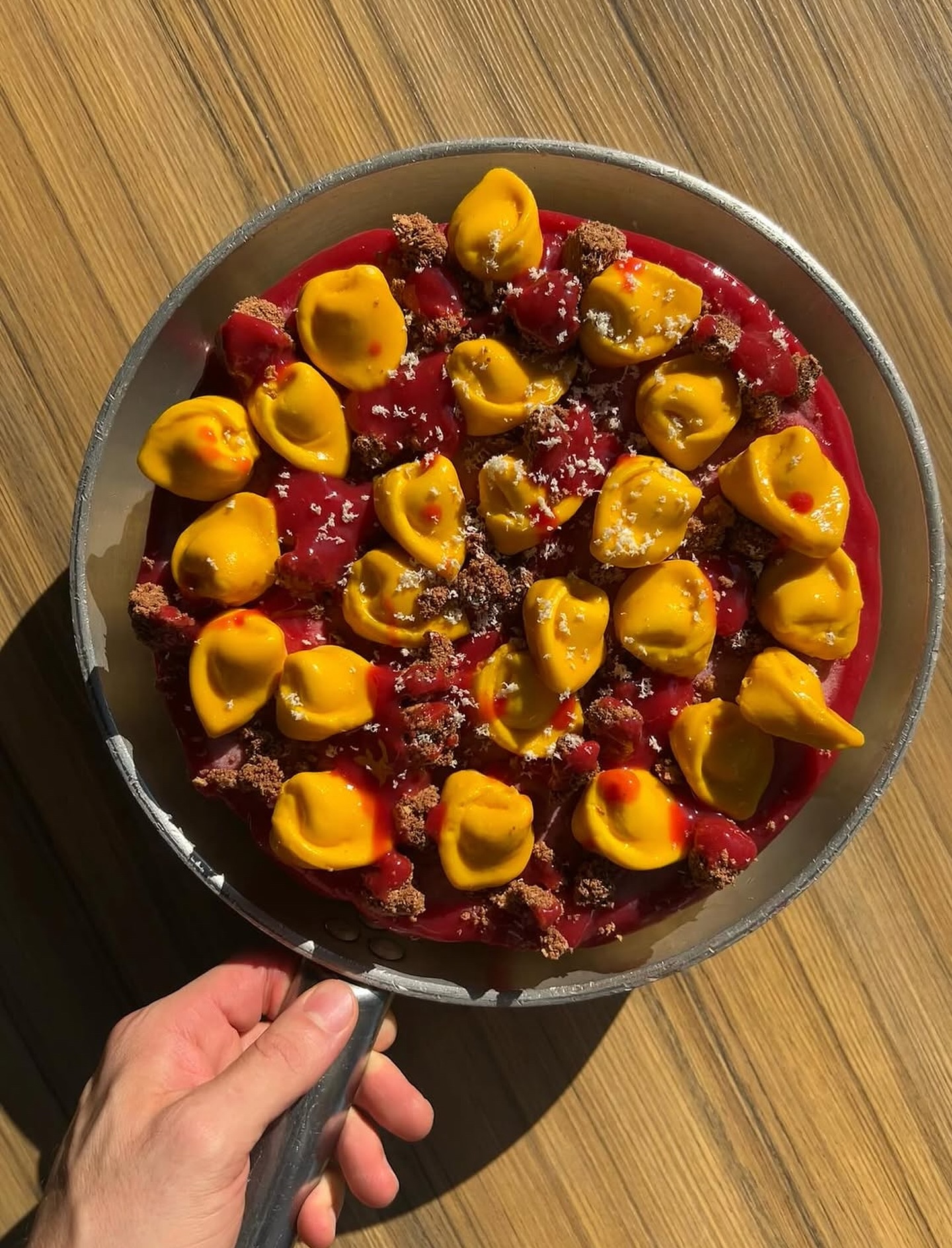 E se ti dicessimo che questa é una cheescake al lampone?
Le invenzioni di @luca.rubicondopastry ci lasciano sempre a bocca aperta 😀
MOLINO DALLAGIOVANNA
GRANO LAVATO
FARINE SUPERIORI
#dallagiovanna #molino #molinodallagiovanna #molini #moliniitaliani #madeinitaly #farinasuperiori #farinedagranolavato #granolavato #acqua #flour #italianflour #farinadallagiovanna