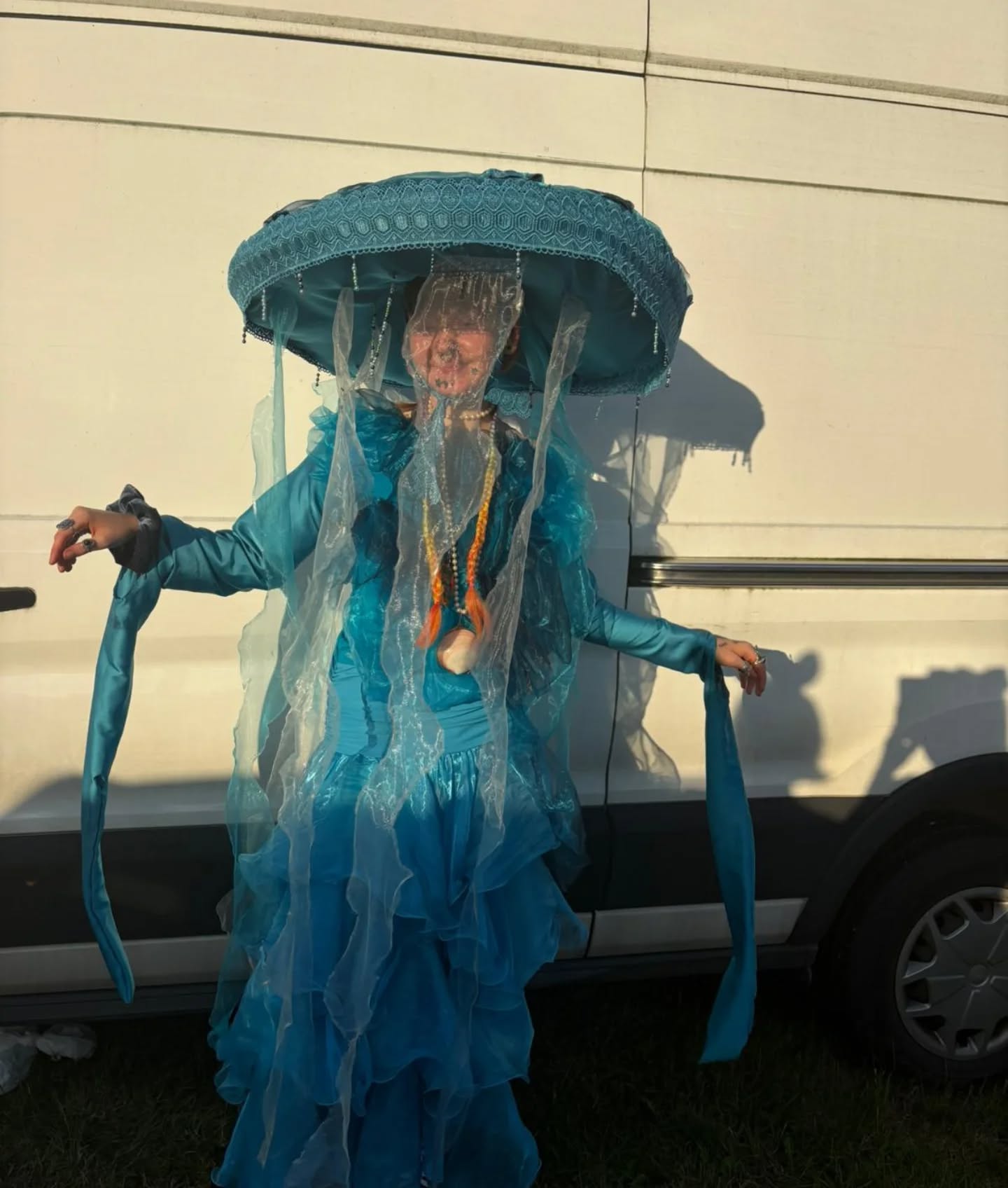 Day 2/3 of harlyquin!! Featuring my handmade jellyfish costume ✨
#jellyfish #costumedesign #costumemaker #harlyquinfayre #artist #fashiondesigner #art #wearableart #perfomanceart #disabledartist #wheelchairuser #disability #crip #artoftheday #outfits #handmade