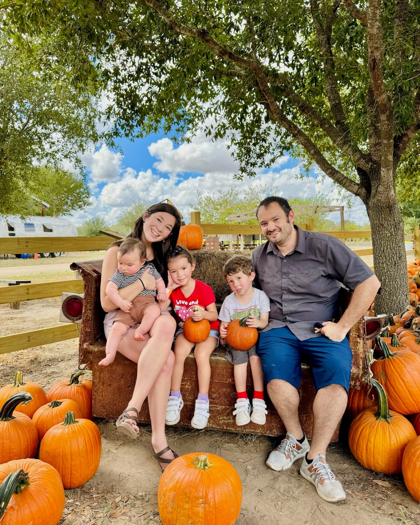 Hey y'all! Our biggest sale of the year is only 2 weeks away. Be sure to subscribe to our newsletter for email reminders! devineacresfarm.com/newsletter
What does our Flash Sale entail?
🌟 Lowest prices of the season
🌟 Sale will run for a short time
🌟 A limited amount of sale tickets will be available
🌟 Sale kicks off August 25 at 8am