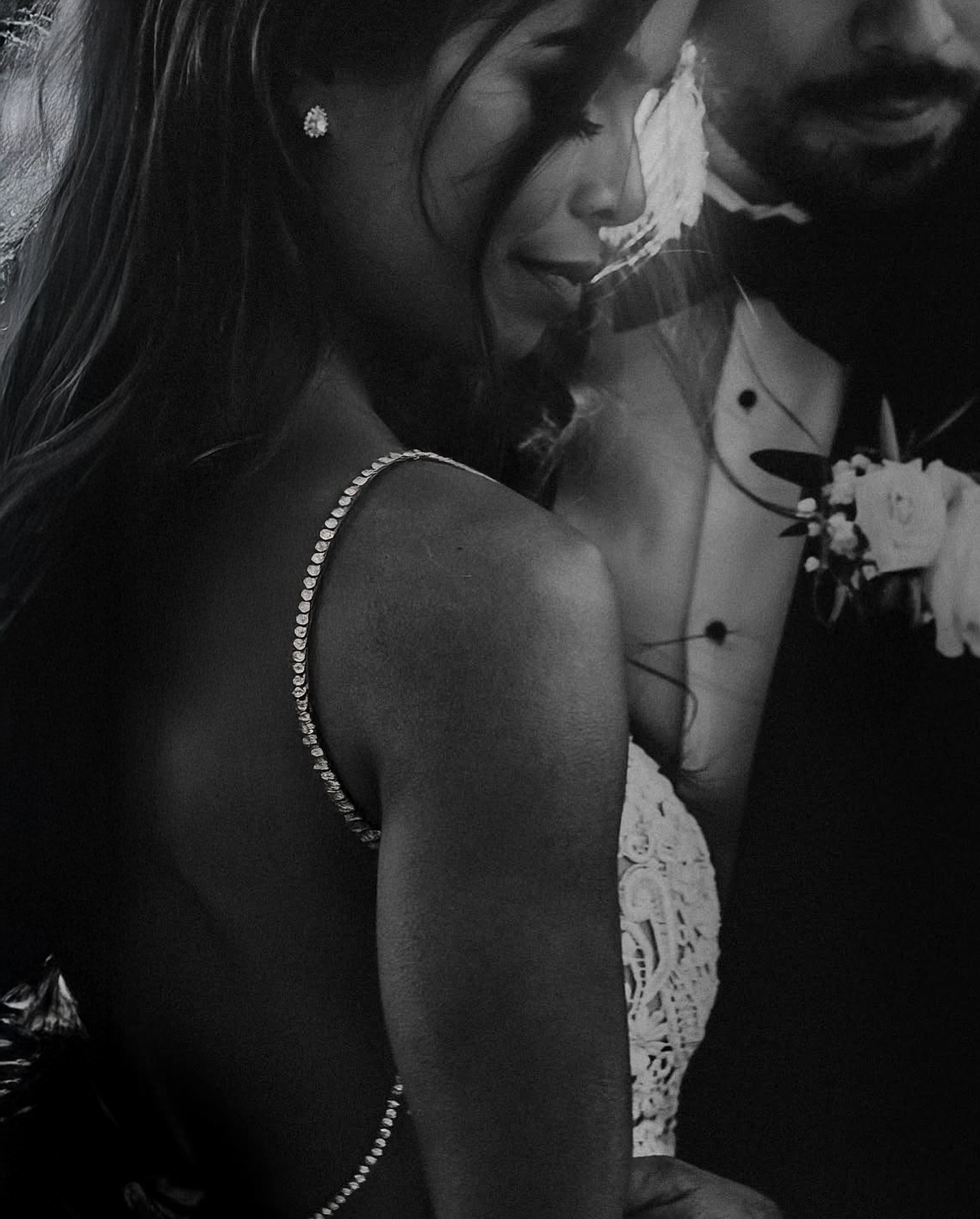 Those intimate sunset moments ~
@thevedrinesphoto
#destinationweddingphotographers #italyweddings #romanticweddingportraits