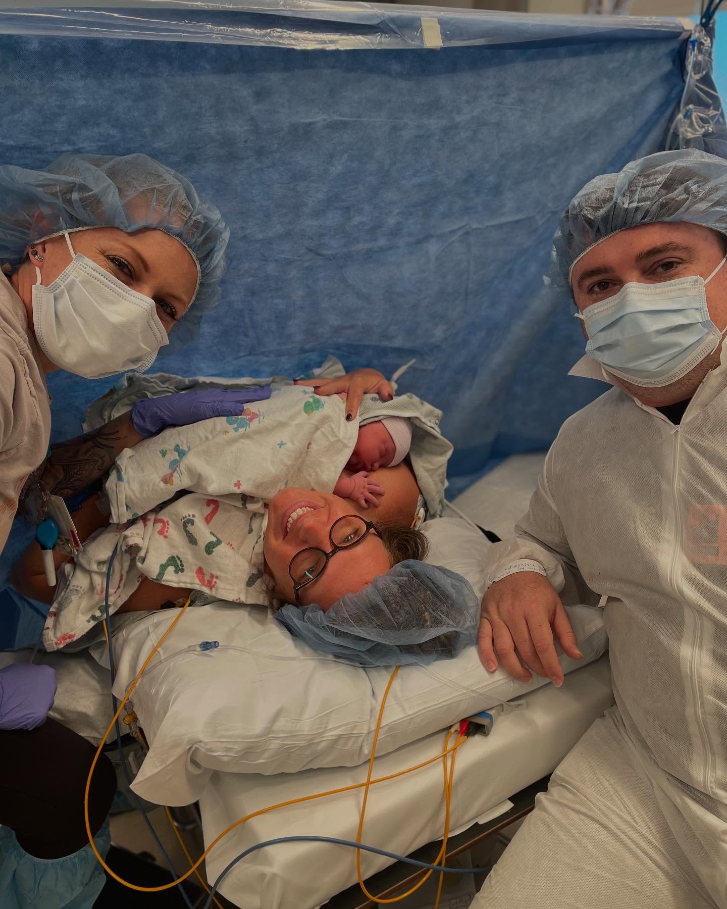 A couple weeks late but I was so blessed to be apart of my beautiful cousins birth! I’ve said it before and I’ll say it again, c-sections can still be beautiful, magical and oh so bonding!! Mama got to see her baby come out with the clear drape, got delayed cord clamping and got to do skin to skin within 5 minutes of birth! Baby boy didn’t leave her chest for hours and latched immediately when we got back to her recovery room! 💖 These small differences from her first cesarean delivery made her pain and anxiety during surgery significantly less, made breastfeeding successful whereas it wasn’t with her first, and made her overall experience wonderful opposed to traumatic. I’ll never stop advocating for gentle c-sections to be the standard whenever possible because the differences in outcomes for both mama and baby is night and day! 💗
#certifiednursemidwife #cnm #midwife #nursepractitioners #hospitalbirth #newbaby #birth #csection #csectionmom #skintoskin