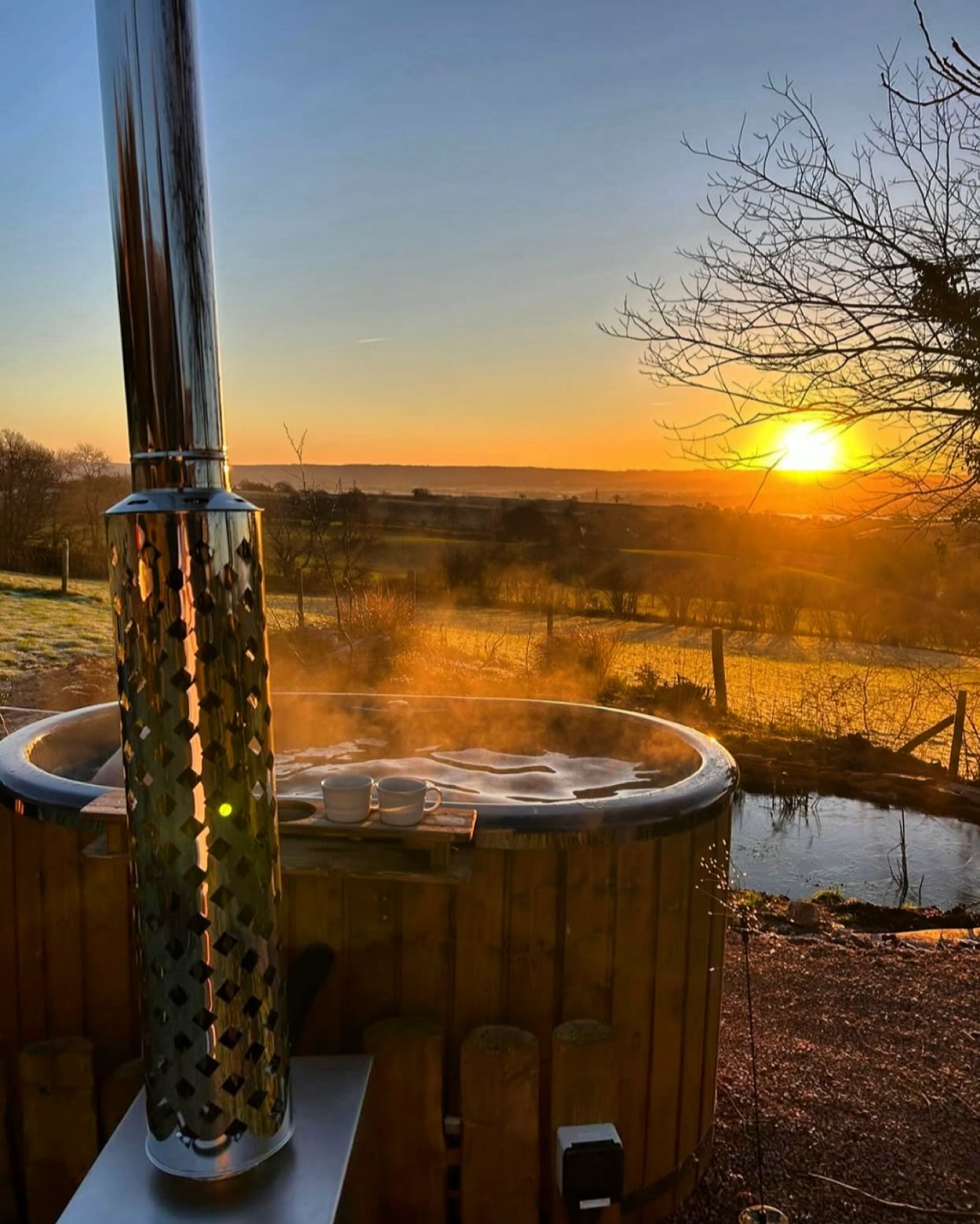 Midweek sunsets just hit different from the tub 🌅
The Glyme
@thelavendryebarn
#CotswoldEcoTubs #woodfiredhottubs #woodfiredhottub #homeandgarden #lifestyle #gardenlife #gardenlove #gardenfurniture #Homeinspo #ukweekend #luxuryukbreaks #homestyle #countrysidelife #relax #hottubclub #gardenproject #mycotswoldecotub #ukstaycation #farmdiversification #hottubstays #luxuryglamping #cotswoldlifestyle #springday #woodfired #staycation #ukstaycation