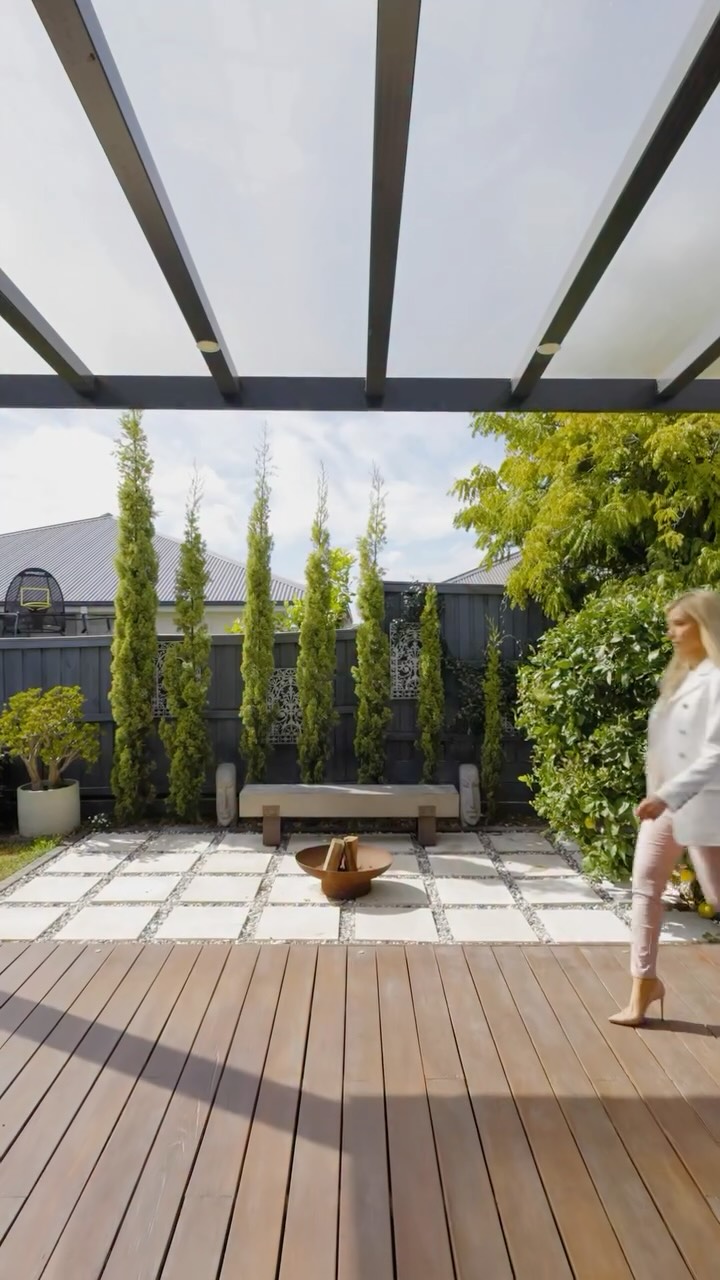 Spacious. Sophisticated. Soon.
550sqm of single-storey beauty in Bardia — launching early next week
.
.
.
.
.
.
.
.
.
.
#interiordesign #homedecor #housetour#realestate #homesweethome #house #forsale #realtor #housegoals #instalisting #construction #openhomes #realestatestyle1 #realestateagent #property #luxuryhomes #sydneyrealestateagent #sydneyrealestate #sydneyrealestateagents #forsale #realtors #realestatelife #trending #fyp #bardia