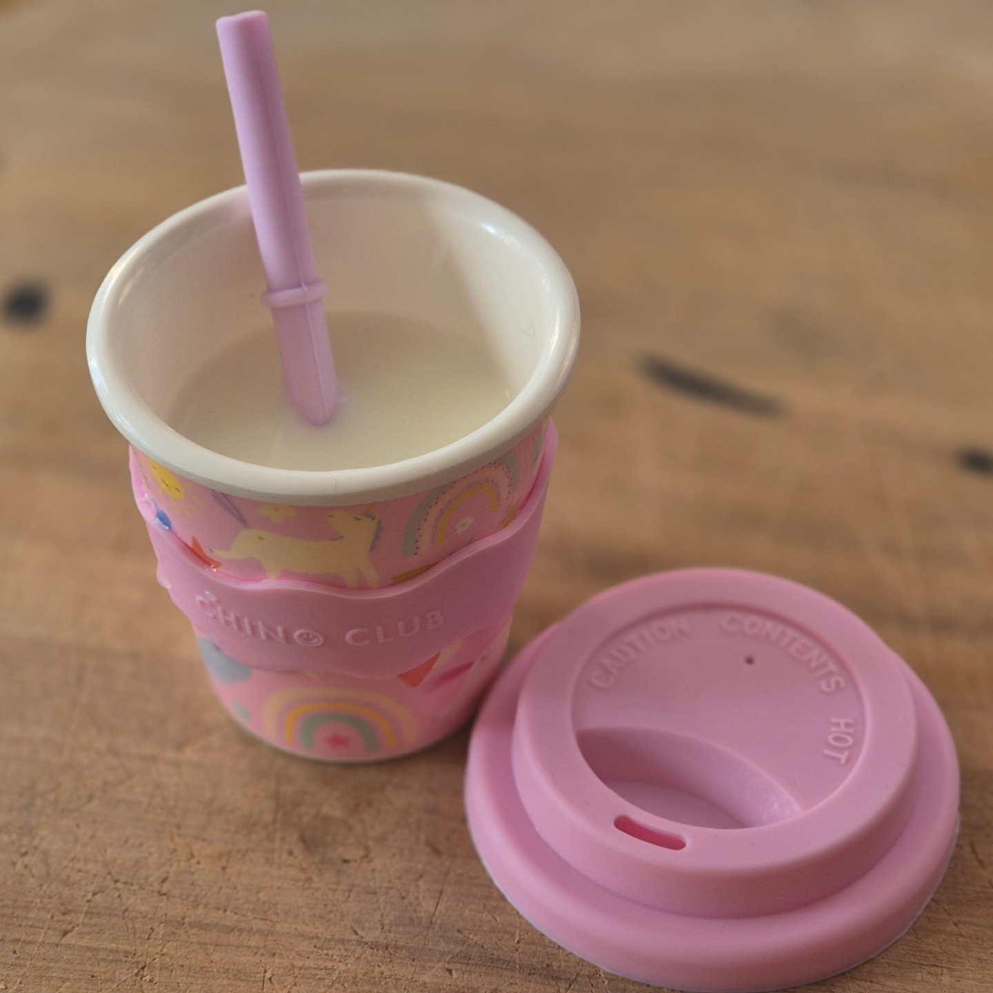 Say hello to the cutest babyccino cups you’ve ever seen!
We’re now stocking @chinoclub_uk babyccino cups – perfect for little hands and and messy kids 😄
They come in a range of cute designs and you can even grab a matching straw to go with it. A lovely gift, or treat for your little coffee buddy!
#BabyccinoTime #ChinoClubUK #NewInStore #GiftsForLittleOnes #coffeetıme