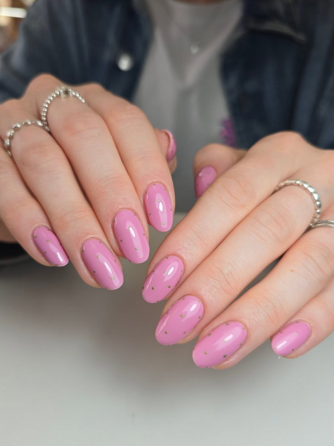Pretty Pink Polka Dots 🎀🌸
@willowacademy_lj E-File Prep.
@magpie_beauty Pretty Polly Colour.
@homeofnailart Mirror Gold
#polkadotnails #pinknails