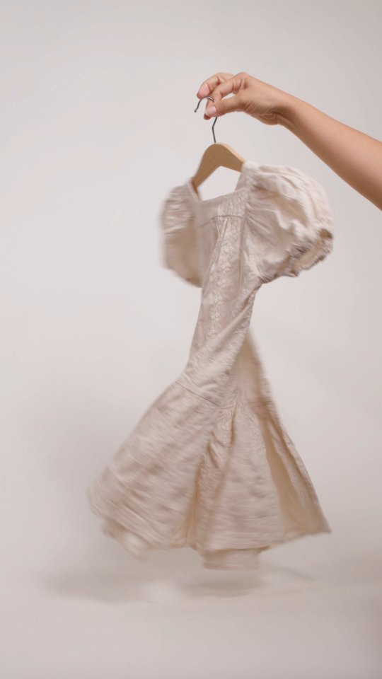 Aroma Dress is now available in 3 colors
#girlsdressesonline #babygiftideas #koreanfashion #babyclothes #kidskoreanstyle #girlsdressesonline #newbornbaby #kidsfashion