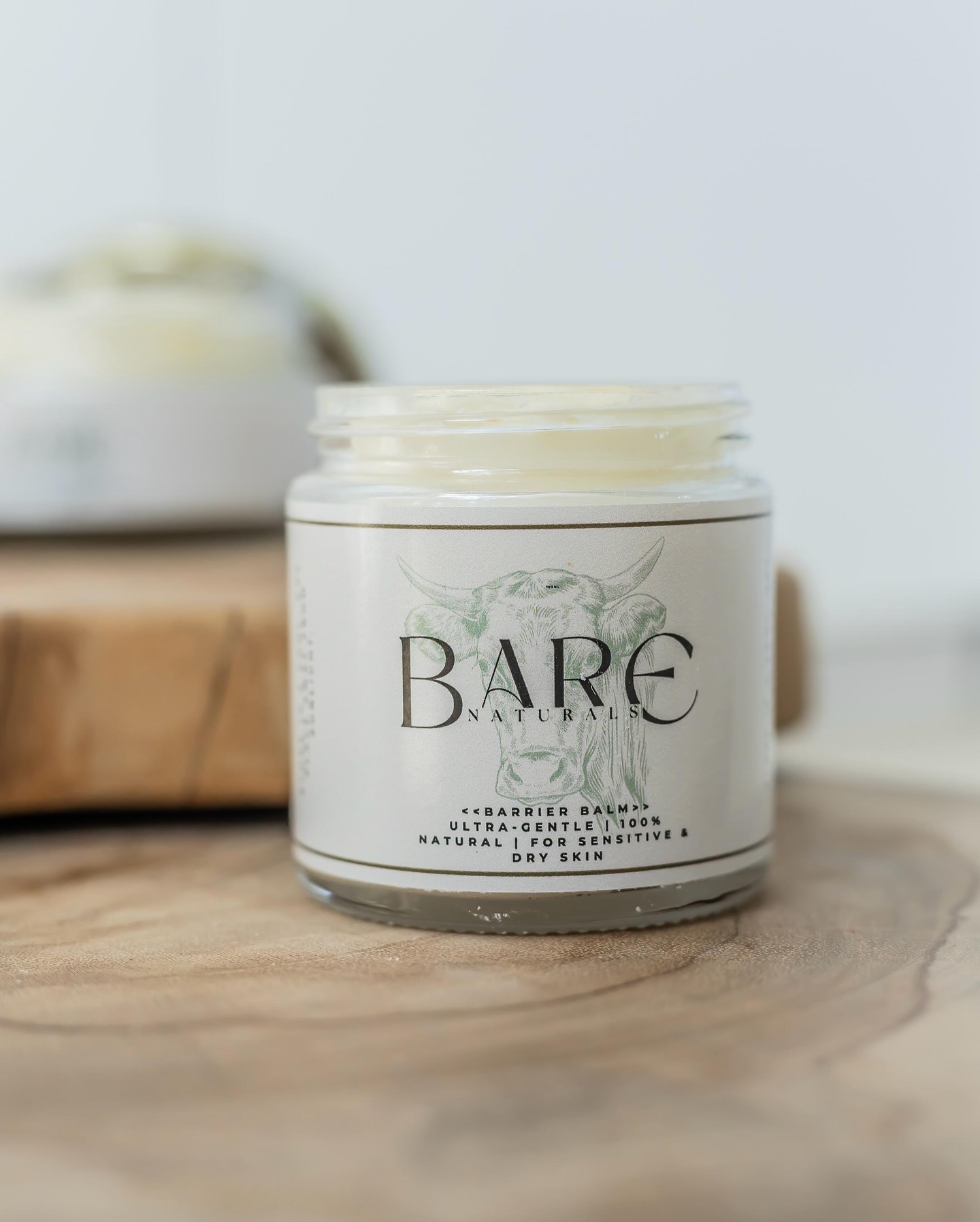 ✨ Protect. Soothe. Restore.
Your skin is your first line of defence, give it the nourishment it deserves. Our Barrier Balm is packed with nutrient-rich grass-fed tallow and botanical oils to lock in moisture, calm irritation, and strengthen your skin’s natural barrier.
🌿 100% natural
💧 Non-greasy hydration
🛡️ Defence against dryness and sensitivity
Your skin will thank you, in glow.
💛 Shop now and feel the difference from the very first use.
Photo by : @thekolabco
#tallow #tallowskincare #natural #organicskin #bare #tallowskincareproducts
