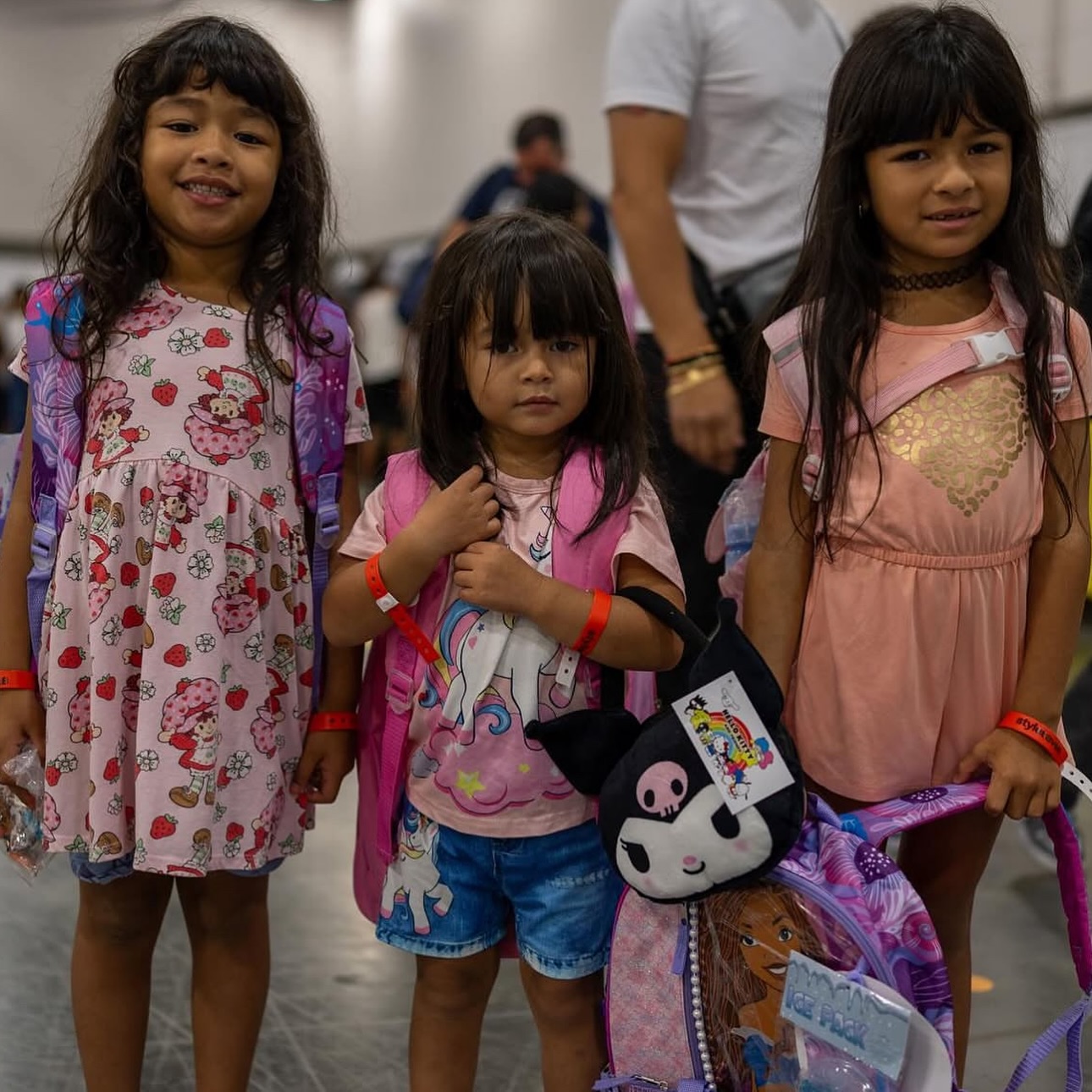 Amazing Back-to-School event supporting Style Saves! 🎒✨
25,000 kids ready for the school year, thanks to @stylesaves and this incredible community effort.
Grateful we could be part of it, can’t wait for what’s next! 💙
#BackToSchool #StyleSaves #CommunityImpact #GuiribiteyFamilyFoundation