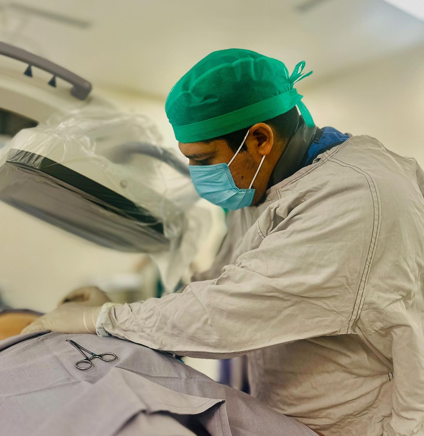 Infiltración lumbar con plasma rico en plaquetas para tratamiento de conducto lumbar estrecho, el uso de terapia regenerativa ha demostrado mejorar el dolor en afecciones crónicas.
#ortopediaregenerativa #cirugiadecolumnaminimamenteinvasiva #medicinaregenerativa