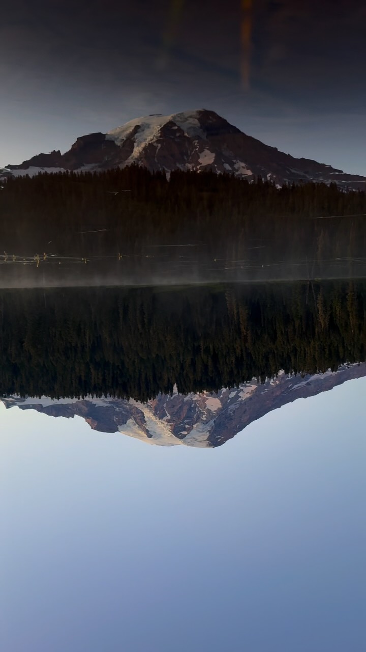 Fall in love with nature ❤️❤️
#natureloversgallery #nature #mtrainier #travel #seattle #washingtonstate #hikingtheglobe #lake #sunrise @nationalparkservice