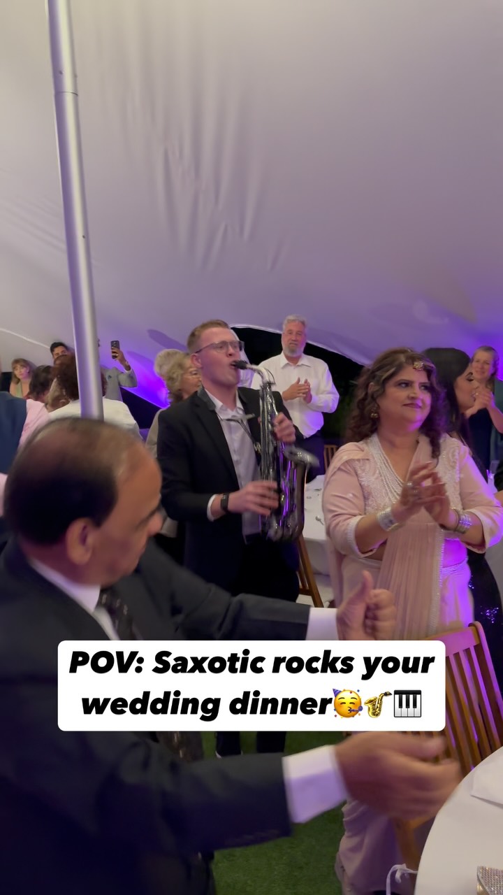 Dinner? Check. Gänsehaut? Check. Tanzlaune? Doppelt Check. 🎷🔥
Dinner? Check. Goosebumps? Check. Dance mood? Double check. 🎷🔥
#Saxotic #WeddingGoals #Hochzeitsfeier #SaxPower #PartyFeeling