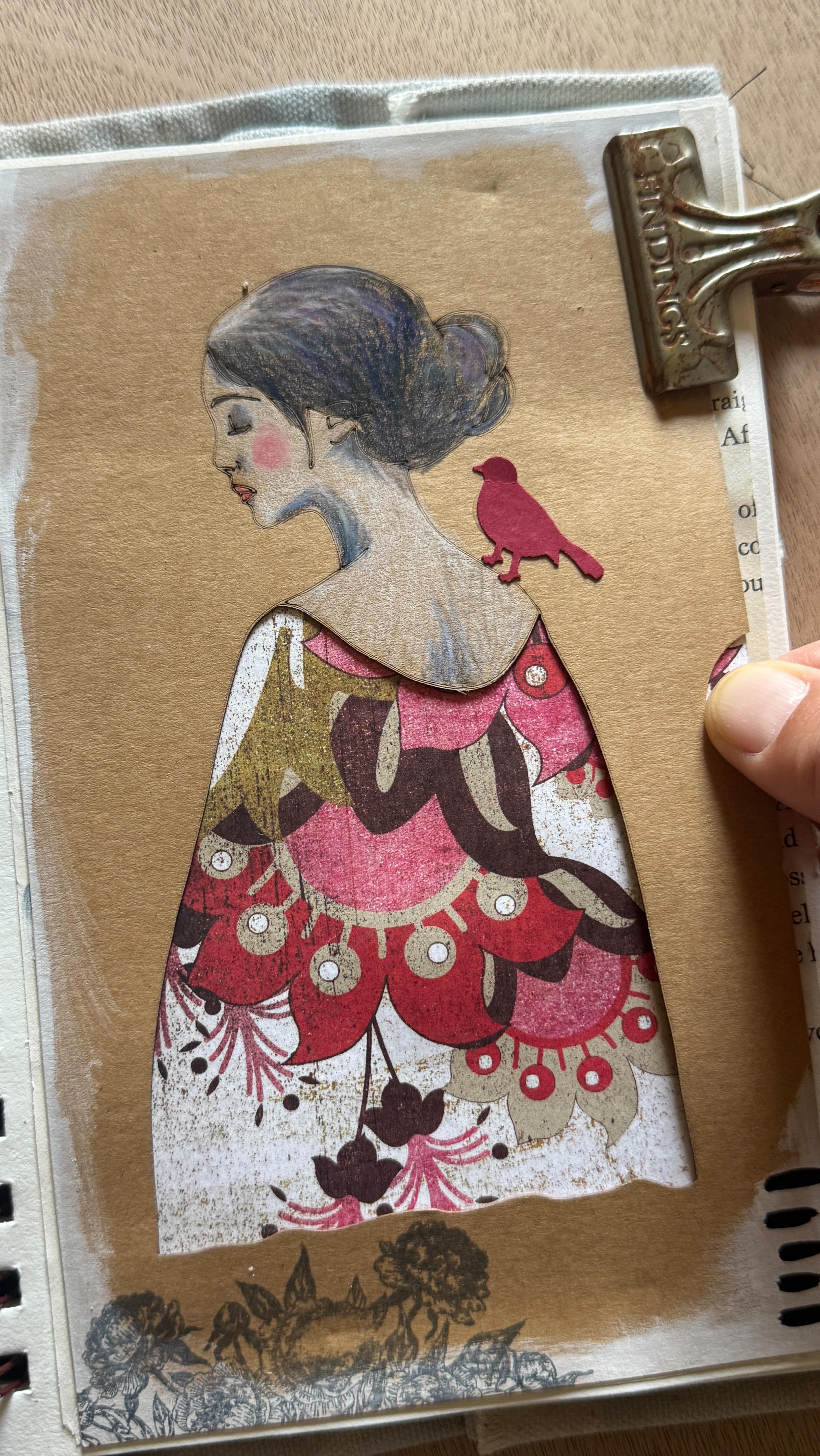 More fun hidden pockets in my Mixed Media art journal class. Loved using color pencils on my templates I cut using my laser. Add paint, stamps and more collage and you have a very fun spread inside your journal! Love it!
#mixedmediafun #mixedmediacollage #mixedmediapainting #mixedmefiajournal #journalpages