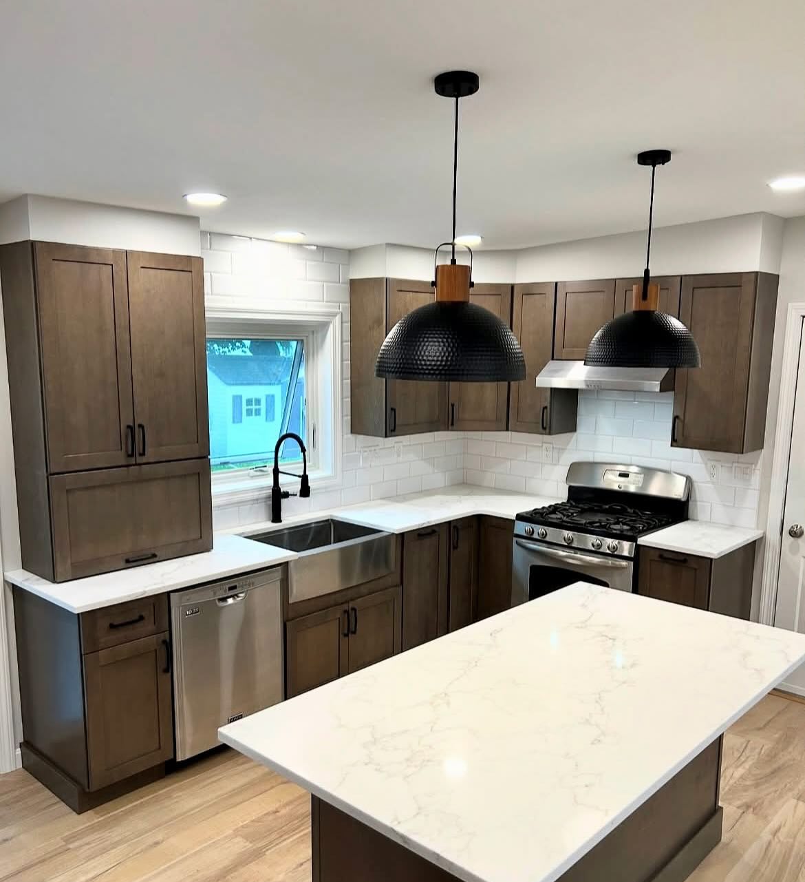 Check out this stunning transformation featuring @spectrumquartzusa “Euphoric” countertops installed by our team! 😍
The crisp white surface with subtle veining perfectly complements the warm wood cabinetry. A timeless blend of modern elegance and cozy charm.
Thank you @woodworth.home.solutions for your continued business. 🤝 Amazing job with transforming this kitchen!
📍940 Wellington Ave, Cranston, RI 02910
⏰Mon-Fri: 9-5pm / Sat: 9-3pm / Sun: Closed
☎️401-780-9639
🌐www.stonedepotofri.com
#spectrumquartz #quartz #euphoricquartz #spectrumeuphoric #quartzcountertops #kitchen #kitchencountertops #stonecountertops #kitchendesign #kitchentransformation #kitchengoals #kitchenideas #countertops #stonefabricators #ri #ma #ct