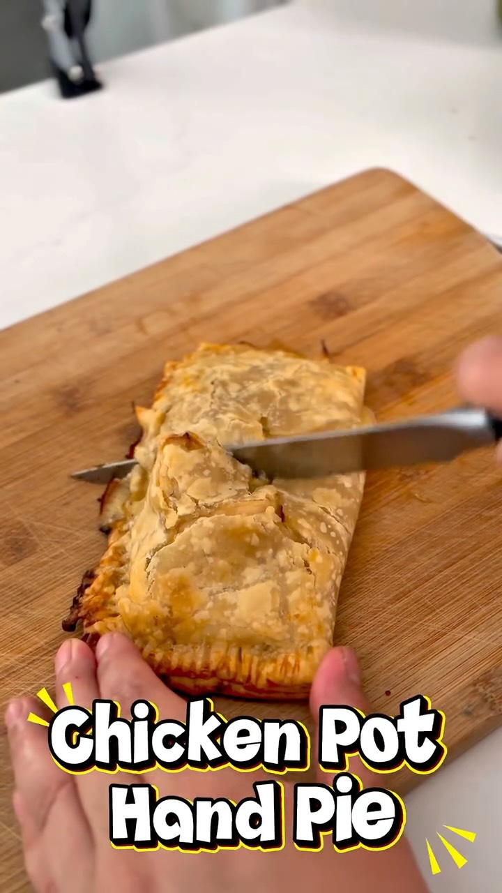 National Sandwich Month: Day 13 takes comfort food to-go 🥪✨ and I needed some comfort food today. The Handheld Chicken Pot Pie 🥧🍗.
Flaky golden pastry filled with creamy chicken, veggies, and herbs, all wrapped up so you can enjoy a cozy classic without a fork.
Perfect for lunch, road trips, or just when you need a warm hug in sandwich form. 🥰
Follow along for the next sandwich 🥪
#nationalsandwichmonth #chickenpotpie #comfortfood #sandwichlove