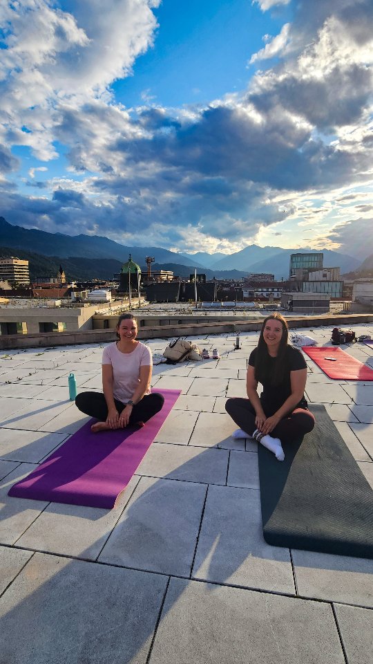 Manchmal muss man einfach aufs Bauchgefühl hören und sich trauen! 😄🙌🏻 #besteEntscheidung
Welche guten oder schlechten Ratschläge habt ihr bekommen? 😊
#ausgefuchst #agenturausgefuchst #socialmediacreative #yogainnsbruck #socialsoulsisters