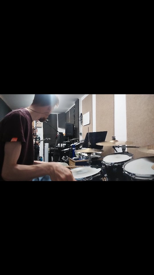 Composing session with @razbanduk !
#songwriting #composingmusic #composing #music #musician #musicians #drummer #drums #ukdrummer #instrumentalmusic #instrumentaltrio #trio