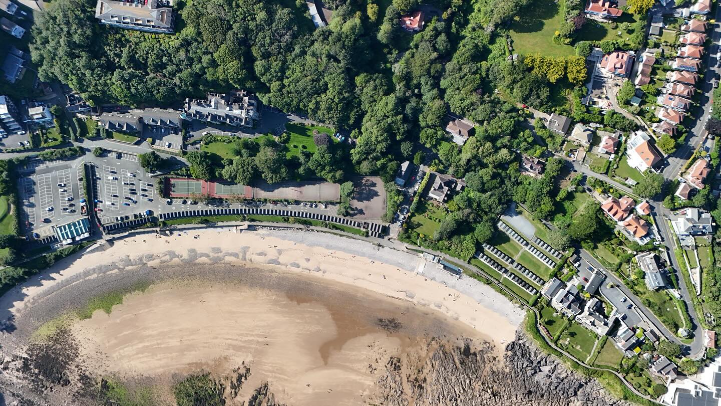 🚁✨ Capturing the future from above ✨🚁
A stunning stretch of the South Wales coastline currently under development, shot from the air to showcase its breathtaking setting and potential. Nothing tells the story of progress like an aerial perspective. 🌊🏗
📍 South Wales Coast
🎥 Drone Photography by SJA Drone Photography
#SouthWales #DronePhotography #AerialPhotography #SouthWalesCoast #CoastalViews #PropertyDevelopment #ConstructionPhotography #DronePilotUK #CoastalDroneShots #SouthWalesPhotography #DJIMini4Pro #AerialViews #CoastalDevelopment #DroneLifeUK #SouthWalesDrone