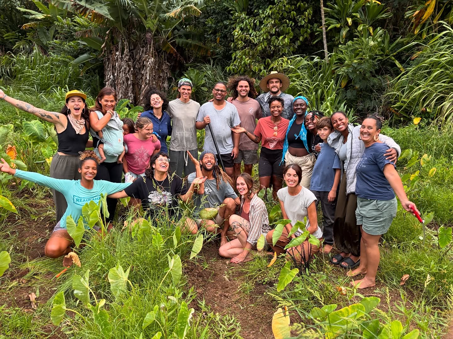 We had the absolute pleasure of hosting these beautiful humans @onevillagefarmacy Mahalo nui ia oukou for your deep commitment to making this Earth a better place.
p.s. it started raining when we took this pic, that’s why we all giggly 🌱🌧️✨
#aloha #alohaaina #hawaii #loi #kalo #conservation #restoration #mahalo #ke #akua #vision #mission #ancient #agriculture