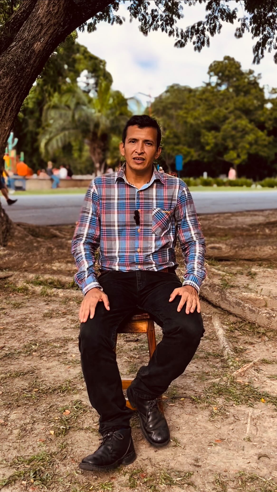 La paternidad transforma todo. David pasó de enfocarse en sí mismo a ser el mejor papá para sus dos hijos. ❤️ Su misión: enseñarles valores y darles confianza para enfrentar la vida, siempre a su lado. 💪👶
¿Qué lección valiosa has aprendido de ser papá? 🤔💬 ¡Cuéntanos en los comentarios o etiqueta a un amigo que lo necesite! 🙌
#familia #manualparapadres #historiasreales #docuserieinteractiva #padresconscientes