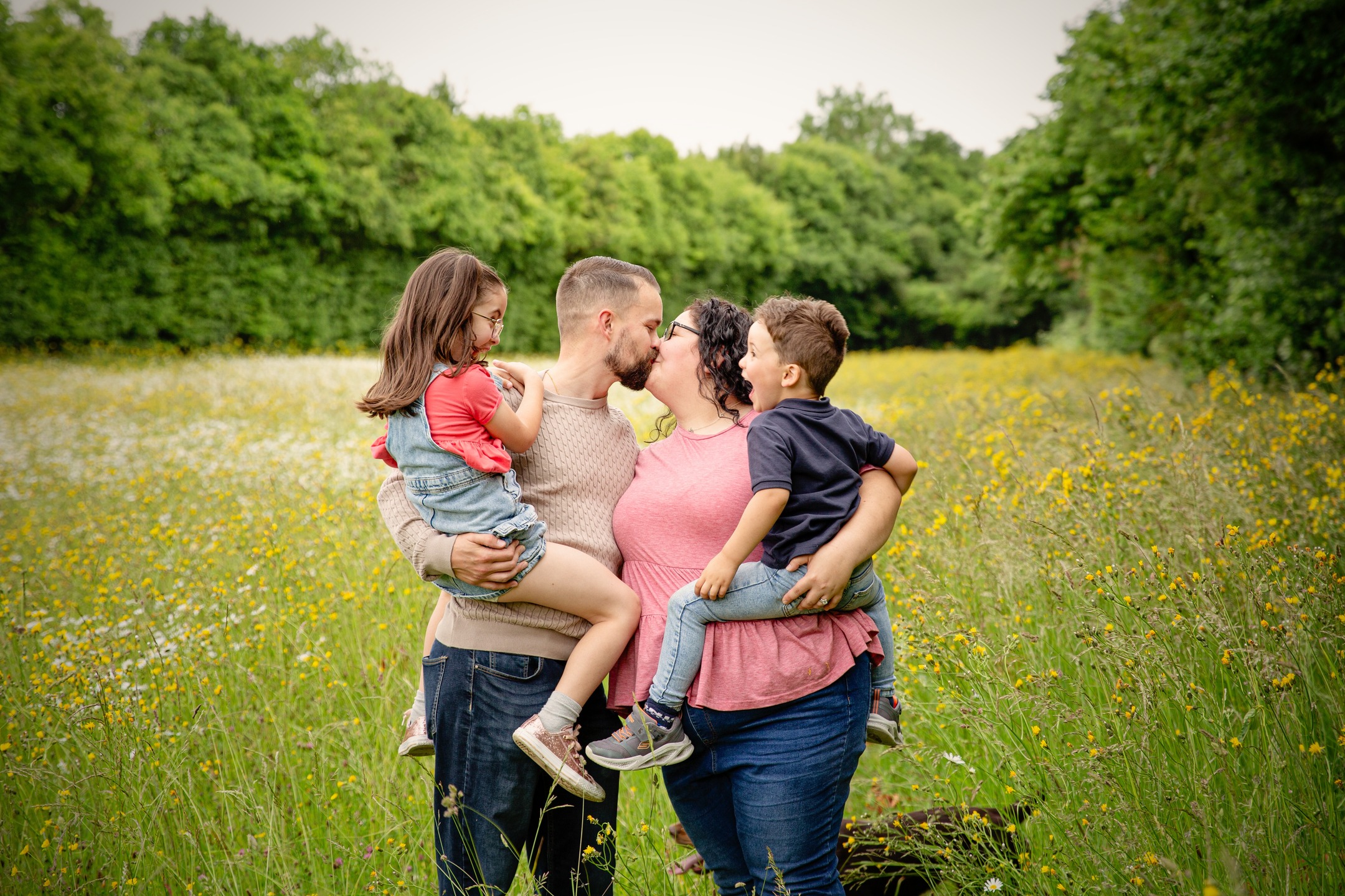 A few favourites from this family’s summer session before their exciting move to Scotland. I’ve been lucky enough to photograph them several times, and every shoot is filled with warmth, love, and plenty of laughter.
.
.
.
.
.
.
#sjrichardsonphotography #bensonphotographer #familyphotographer #summermeadowphotosession #siblingphotoshoot #summerphotoshoot #oxfordphotographer