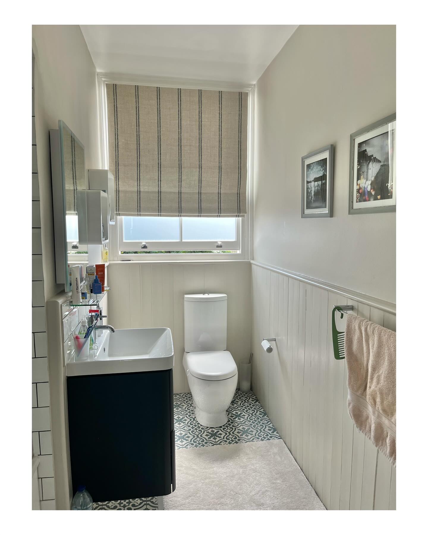 I love this stripe from @zoeglencross It looks like a classic stripe from afar but up close it is a totally contemporary design very appropriately called ‘feather blade’ in a beautiful dark marine blue blue. Perfect for this bathroom setting… Oh and a dream to hand stitch too!
#romanblinds #romanblindmaker #romanblind #handmade #bespoke #custommade #madetomeasure #maker #windowtreatment #windowtreatments #stripes #stripedfabric #windowblinds #softfurnishings #local #smallbusiness #localmakers #localmaker #luxuryblinds #southlondon #wandsworth #balham #earlsfield #tooting #battersea #wimbledon #fulham #putney #balhammums #balhamlife