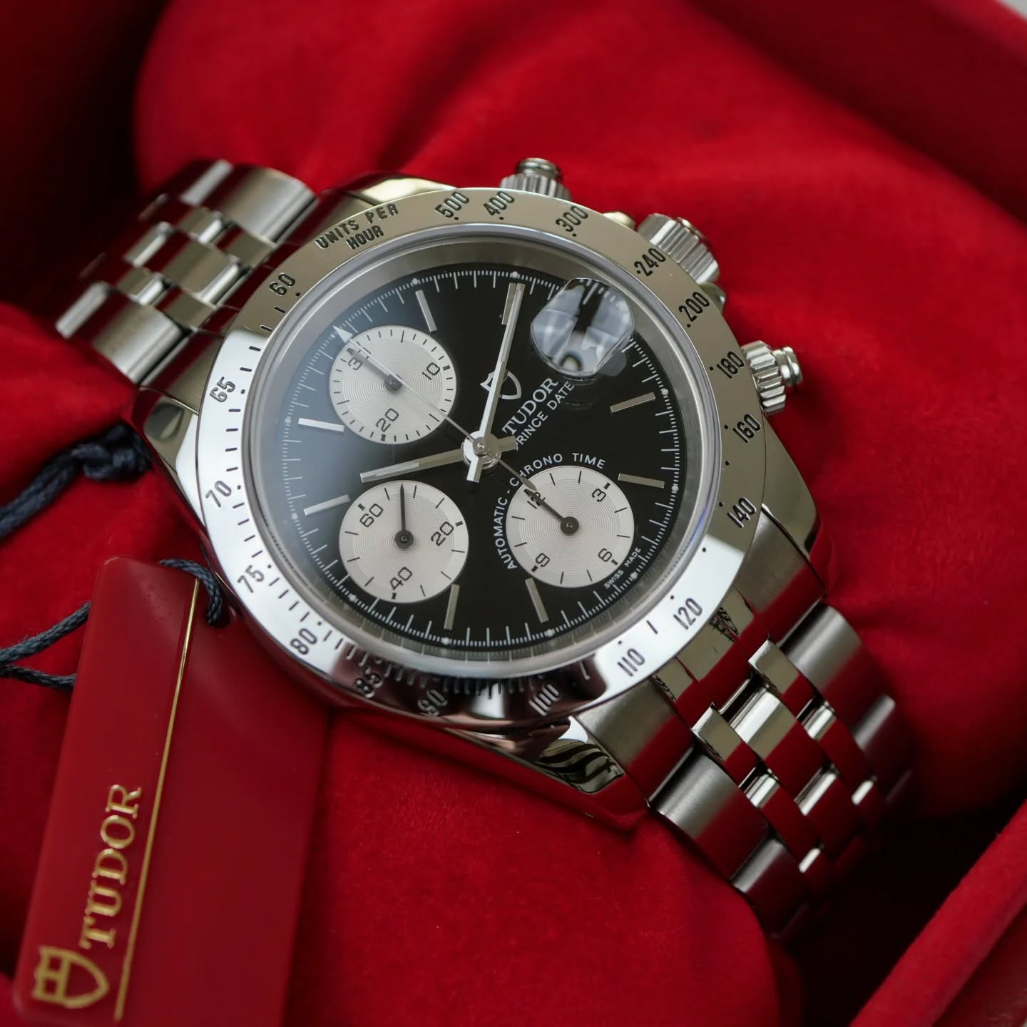 Tudor Prince Date Chronograph
⌚ Ref. 79280P
⌚ 40mm
⌚ Full set
⌚ Almost NOS
#watch #Tudor #chronograph #daytona