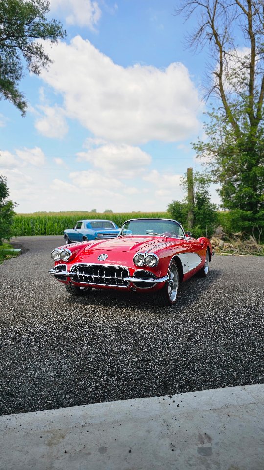 Sporty and classy. Nothing tops a C1 vette.
Classic 1959 Corvette in for an overhaul. Car was restored back in early 00s, sat in Florida sun, massive amounts of shrinkage, texture, and honestly stuff I have never seen happen to base/clear paint. Car has probably been buffed dozens of times.
We gave it all we had. Years of knowledge and experience and this is what we got. Full wetsand 1200grit upto 3000grit on an unknown substrate, reading and watching every move we make. This is what separates us from the rest.
Sanded ,compounded, polished, and protected with @cquartzfinest