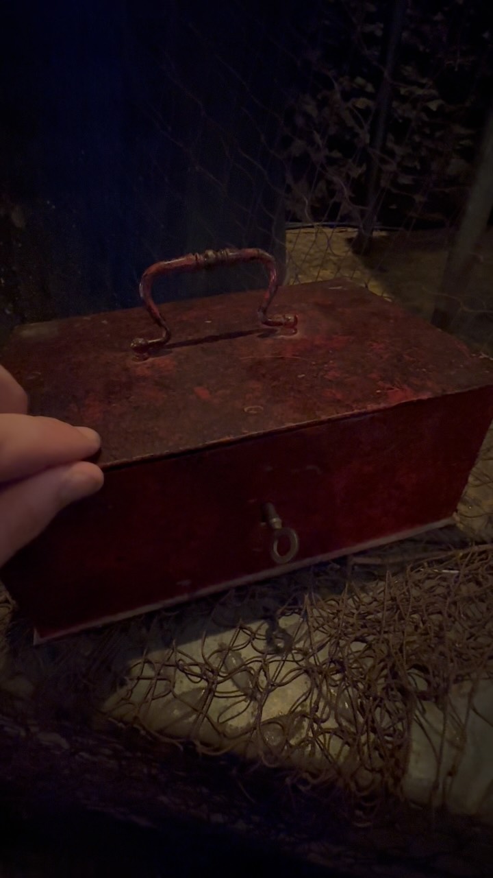 đ Au cĆur du tunnel du MX Arts Tour, une lueur brille dans lâombre.
On raconte quâObsidian, le dragon lĂ©gendaire đ, y cache son trĂ©sor depuis des siĂšcles.
Seuls les plus audacieux oseront sâen approcherâŠ