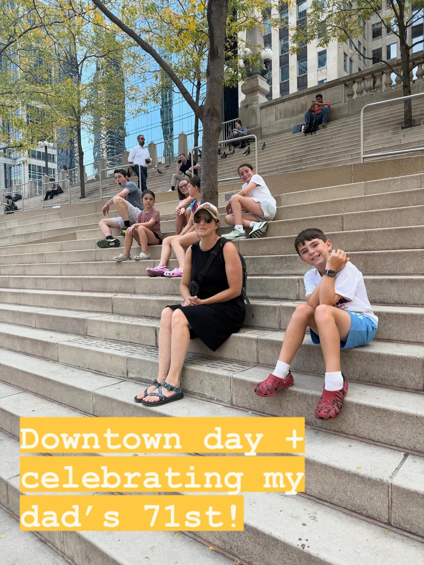 Downtown day + Celebrating my dad’s 71st bday! Fun to be a tourist in your own town #SweetHomeChcago
@mollyjmahoney @martyhughes748