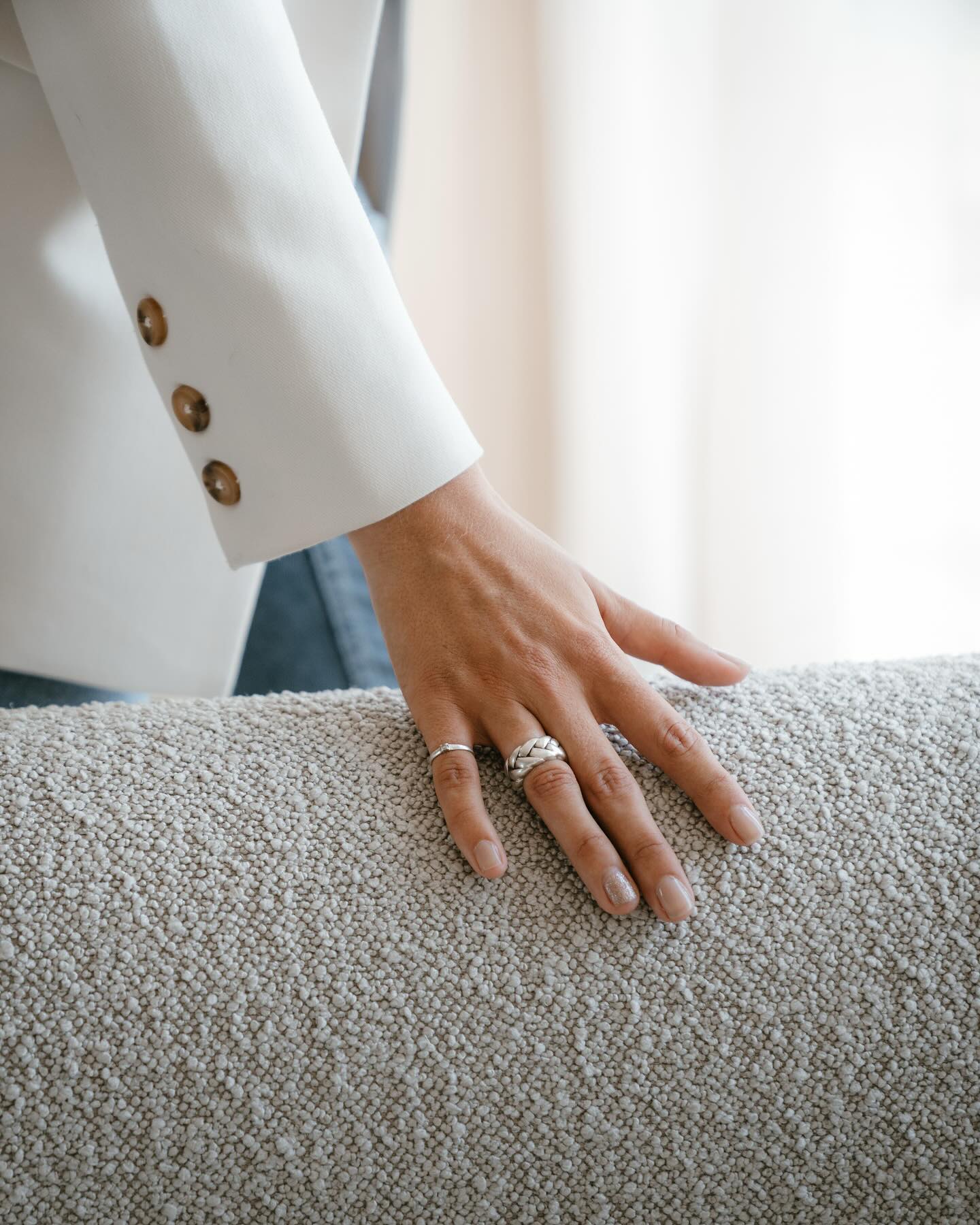 “Waar een tijdloze, stevige basis en verfijnde details samenkomen, ontstaat een ontwerp dat schoonheid ademt.’’
House of Favorites is er voor iedereen die schoonheid ziet in de details en het verschil wil maken. 🌟