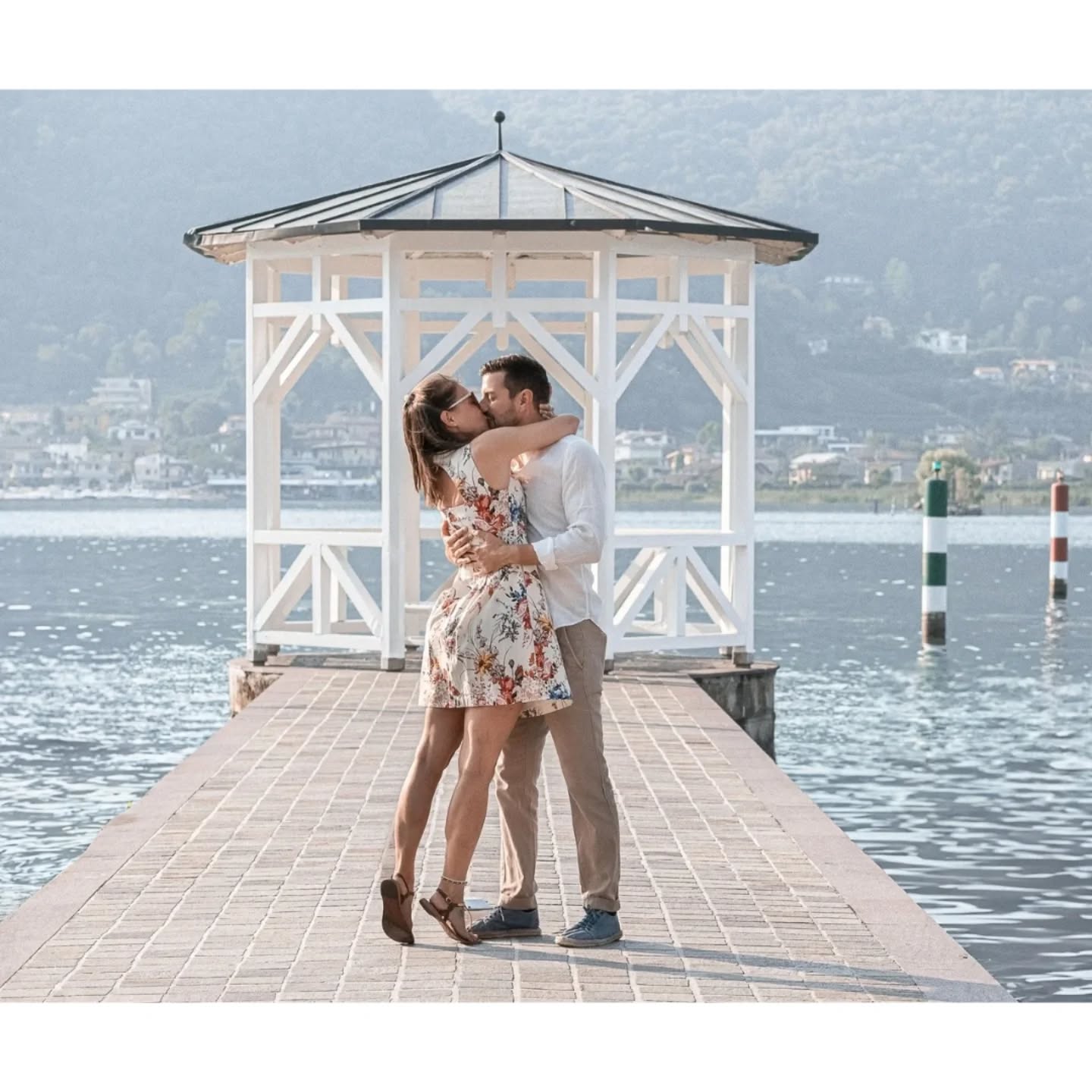 Sofianne e Lorenzo, un'altra coppia che è venuta a trovarmi dalla Svizzera.
Si sono presentati col sorriso nonostante la sveglia presto per sfruttare l'atmosfera più bella del mattino ed avere il lungolago di #Sarnico (quasi) tutto per loro. 😃
@soso_mo
#ItalyWedding
#WeddingItaly
#DestinationWedding
#WeddingPhotographer
#LakeIseo