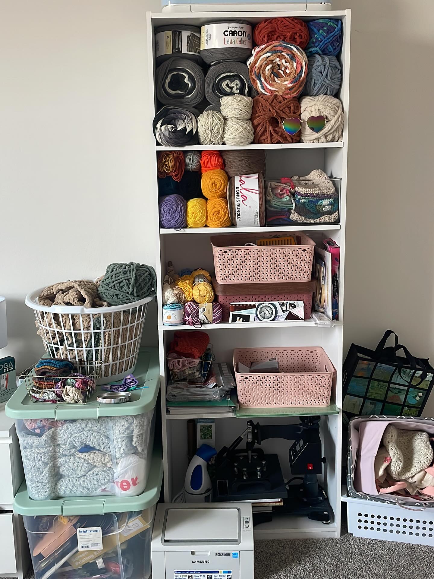 Shelf #2 up and going. I’m editing the footage of me building and organizing this,AND i’ve got decor up i’m excited to show you. Stay tuned for the next update!! #movingvlog#movedtotexas#atxsmallbusiness#atx#decorating#newapt