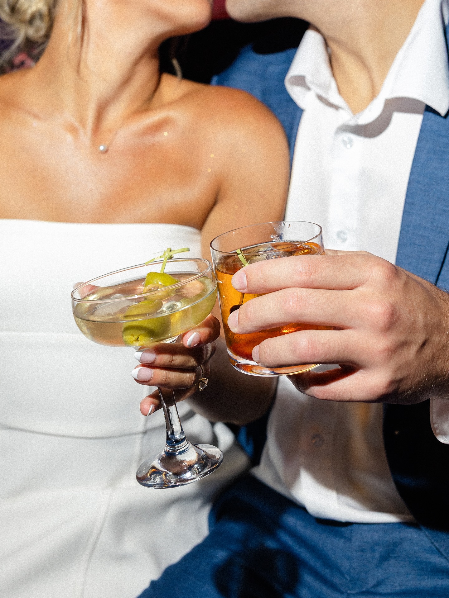 My kinda date night 🍸
I just love these two, they’re the kind of people who feel like instant friends. SO excited to celebrate them next year at @thegreenhouse_atarrowsfarm!