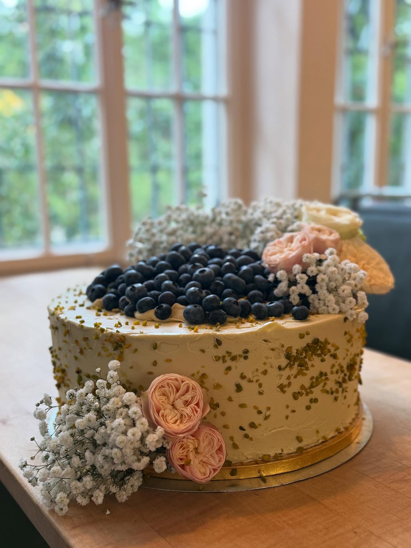 Vegane Hochzeitstorte
Pistazie - Blaubeere