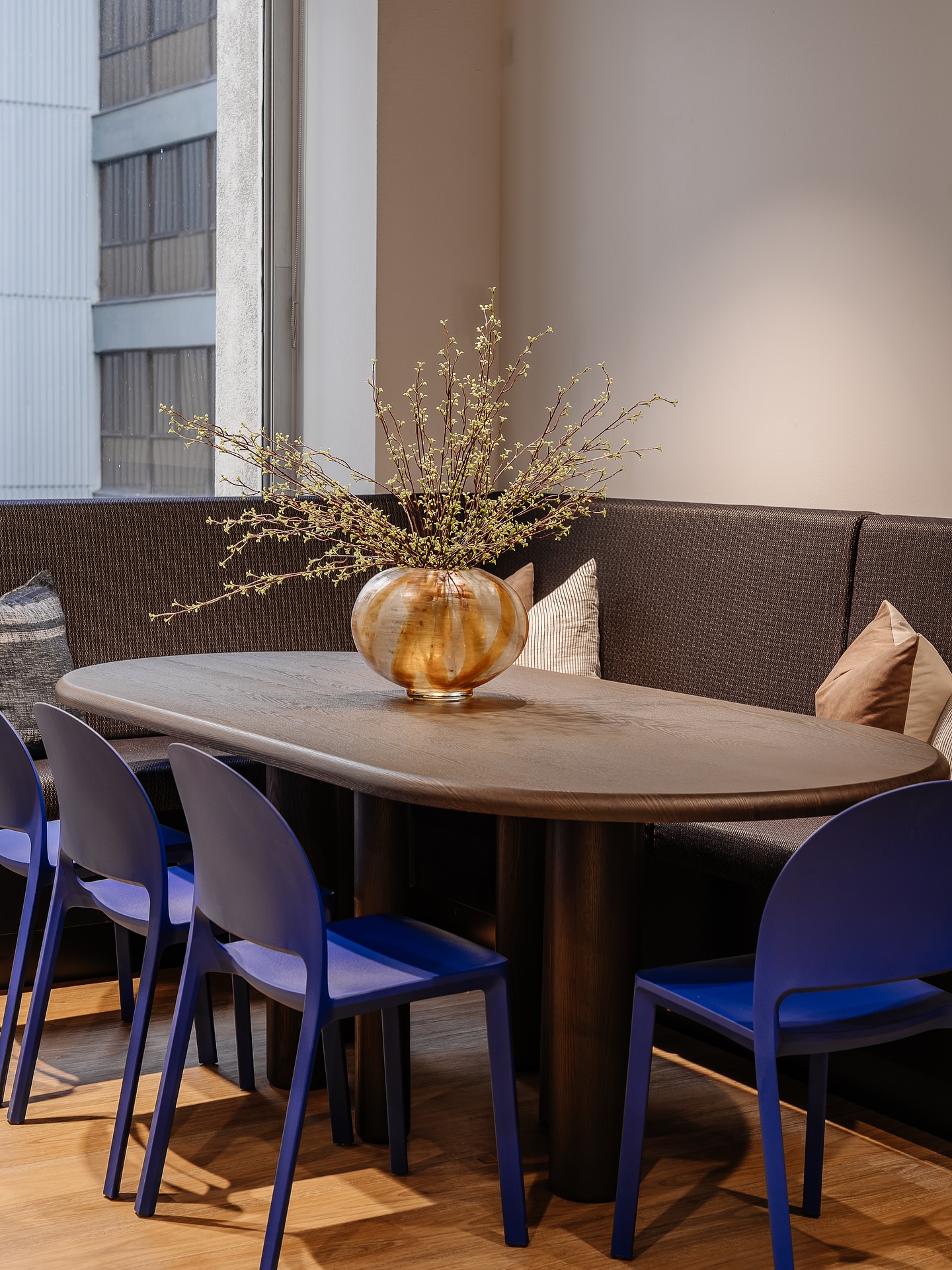 From our tfm digital office project - making sure to bring in the branding colours through the chairs! 🔵
#officedesign #hausofgray #interiordesign #commercialinteriors