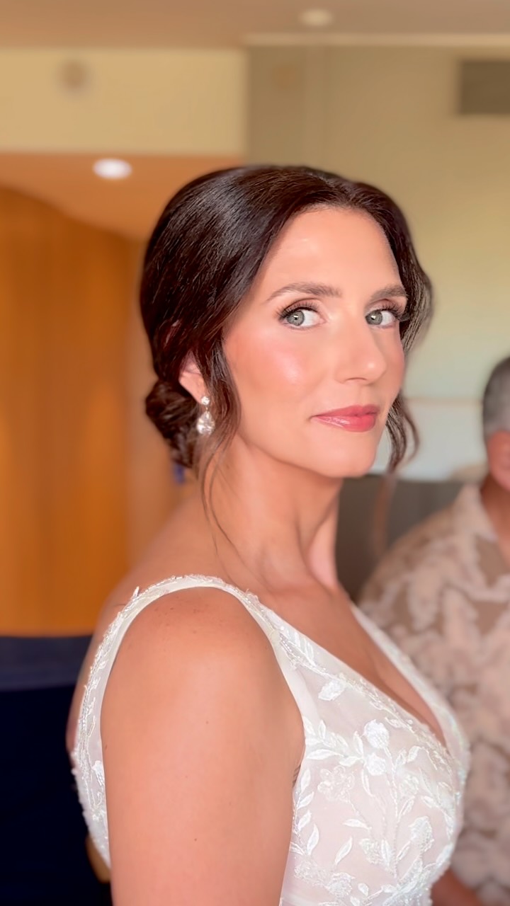 Megan & Claudia’s wedding day 🤍
Soft updo + soft glam makeup
MUAH @bysandymendez
WP @rivierawedding.travel
VENUE @finestplayamujeres
BRIDE @megansaldanarose
#playadelcarmenweddings #finestplayamujereswedding #cancunwedding #makeupcancun #softglamlook #softglammakeup #bysandymendez #realwedding #beachweddinginspo