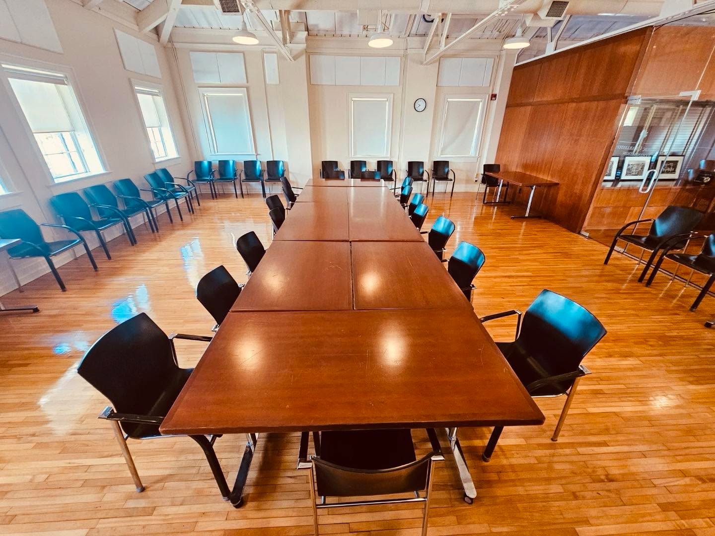 Businesses in Charleston that are serious about cleaning work with us. No amateurs, no cutting corners, no funny business. This is what commercial cleaning DONE RIGHT looks like 💪👏🧹#BestCleaners
