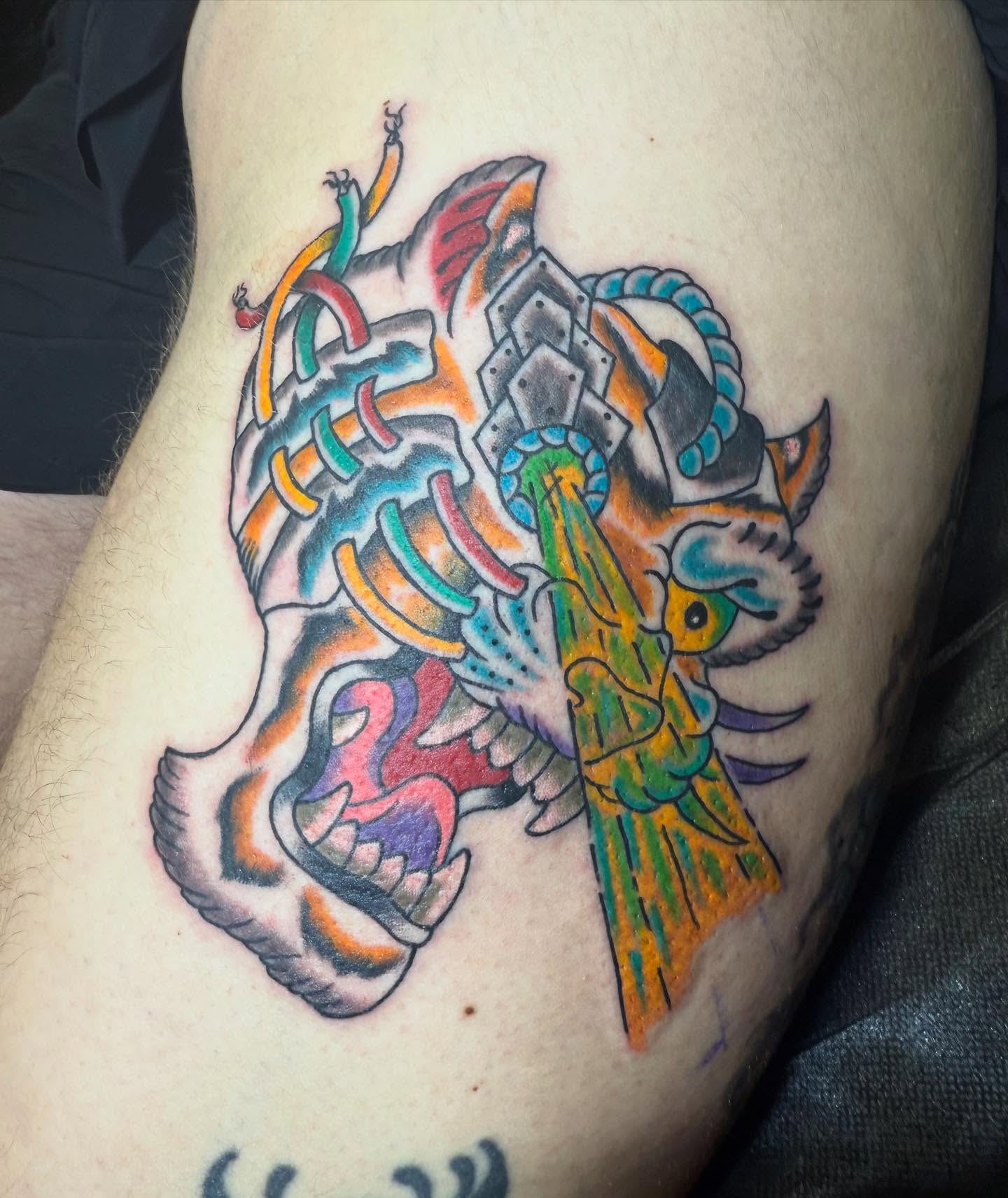 Dump of some tattoos, paintings, and Roch. Thank you for supporting me and getting tattooed, or liking my paintings I put out for yall🙏 Got time in September n beyond, DM to book your next tattoo!
@cybertrontattoostudio