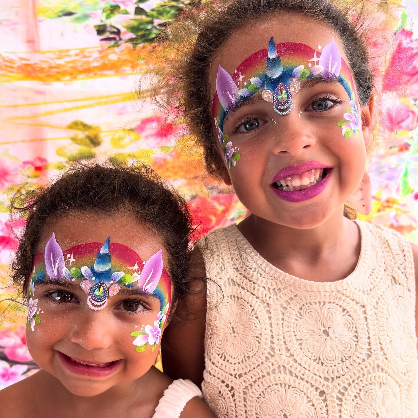 I am having the best summer at @uptoncountrypark 🤩✨☀️ I will be here every weekday until the end of the holidays offering face painting, hair braids, henna and more 🎉 #facepaintersofinstagram #facepainter #facepaintingkids