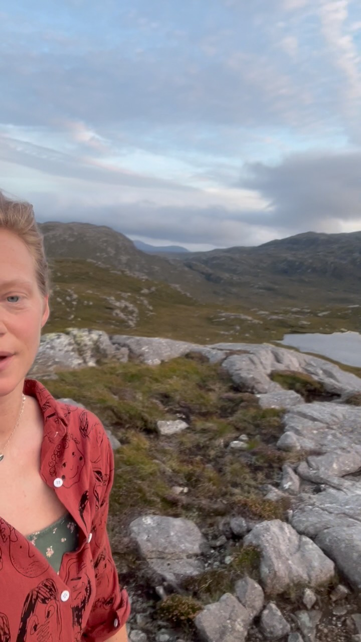 Went to check on the ponies and accidentally found myself on a dance with the hill
#gàidhlig #placebased #lèirsinn ##waysofseeing #sitespecific #motherartist