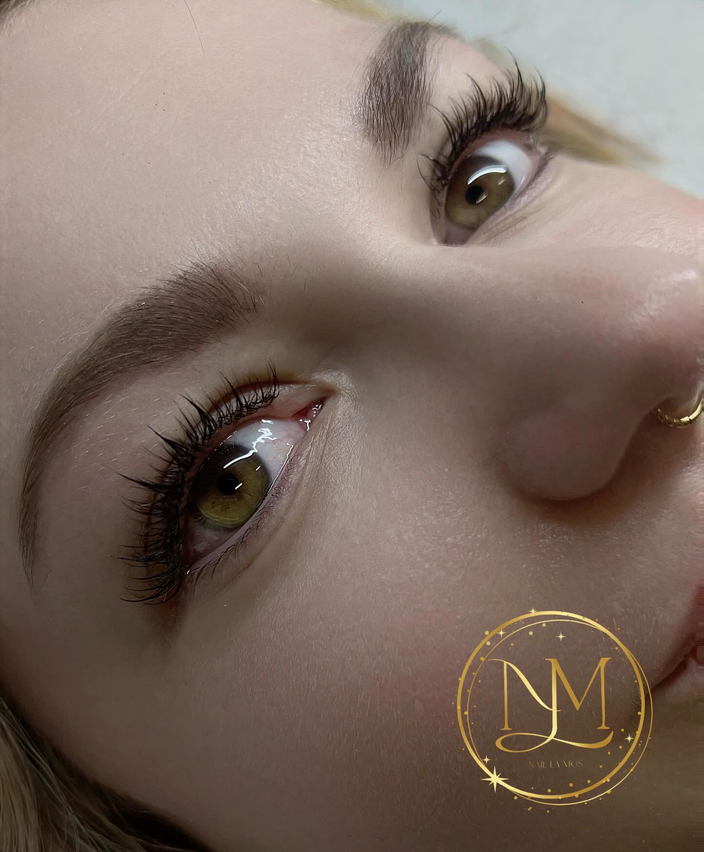 ✨ Neuer Look, neues Gefühl in Mindelheim! ✨
Erleben Sie weiche, volle und wunderschöne Wimpern – jetzt 30 % günstiger zur Feier unserer Neueröffnung bei Nail La Mos!
Mehr Ausdruck. Mehr Glamour. Mehr Sie. 💕
💌 Buchen Sie jetzt und lassen Sie Ihre Augen sprechen!
#NailLaMos #Wimpernzauber #MindelheimLashes #BeautyMoments #LashLove #Augenblick