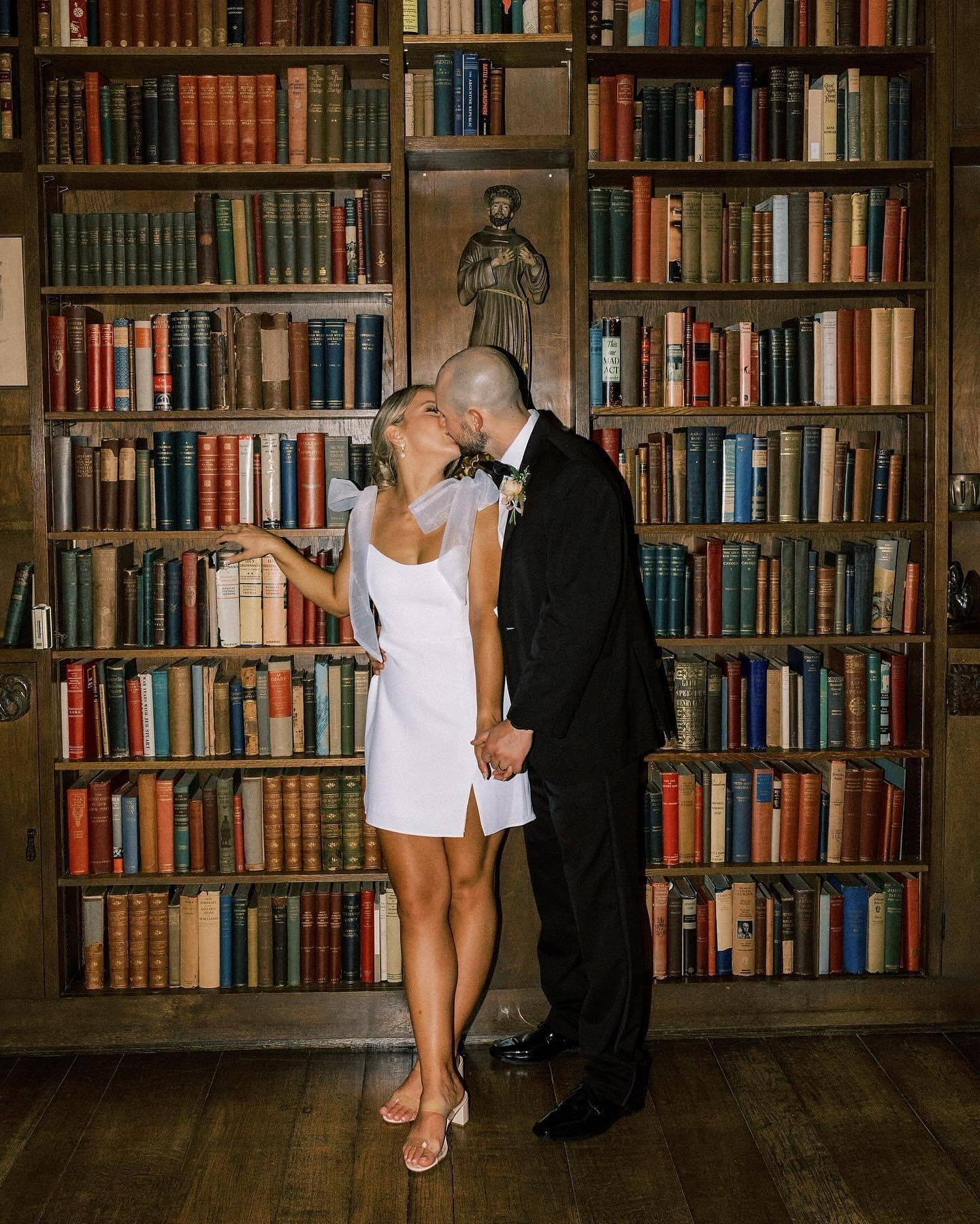Onto the next chapter💕📖✨🌙
#starrynighteventsrva #library #couplephotos #bride #groom #love #starrynighteventsrvaplanning #weddingplanning #eventplanner #starrynighteventsrvaweddings #becomeastarrynightcouple #joinmyfamily #snecouples #weloveourcouples #starrynighteventsrvacouples
Planning & Florals | @starrynighteventsrva @tanya_m_cornwell
Photography | @kristencamiellephoto
Venue | @thevirginiahouse
Band | @trademarkbandrva @eastcoastentertainment
Catering | @garnish_rva
Cake | @ukrops
Rentals | @commonwealtheventcompany
Beauty | @ave42salon @hayleyjoanmakeup
Couple | @erintnelly @ryan_nelligan