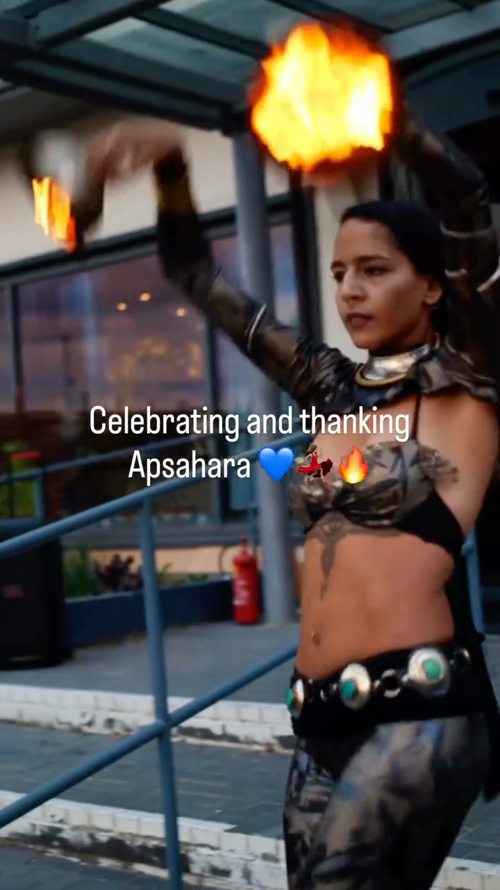 Celebrating @apsa.hara for her mesmerising Firedance ❤️🔥💃🏽🌌
@_zackiel_’s The SOLACE Project Launch night, co-hosted by @nu.ubuntuvillage at @andsoulcommunity was an example of the powers of co-creation.
Bringing the responsibility we share as artists to provide depth, soulfulness, free spirit, truth in the radical message, as well the alchemical power of the elements to our times. 🔥🪬🌉
@_zackiel x @nu.ubuntuvillage
feat.
Simran @simranhunjun
Muti Musa @mutivation_
Japa Dasi @japateaching
Titii @18fluteloops
Moussa Dembele @koroleko_moussa
Tribal Fusion & Contemporary Dance:
Apsahara @apsa.hara
LJ LaComplex @lj_lacomplex
Sound+DJ
@isaacbsworld
Epic sounds used in performance: The Last Lotus @mysticstate
-
-
-
-
#solace #project #film #single #zackiel #launch #ubuntu #village #101 #screening #event #andsoul #&soul #southall #nightvisions #fire #dance #danse# feu #spinning #tribal #fusion #decolonial #healing #justice #art #human #soul #music