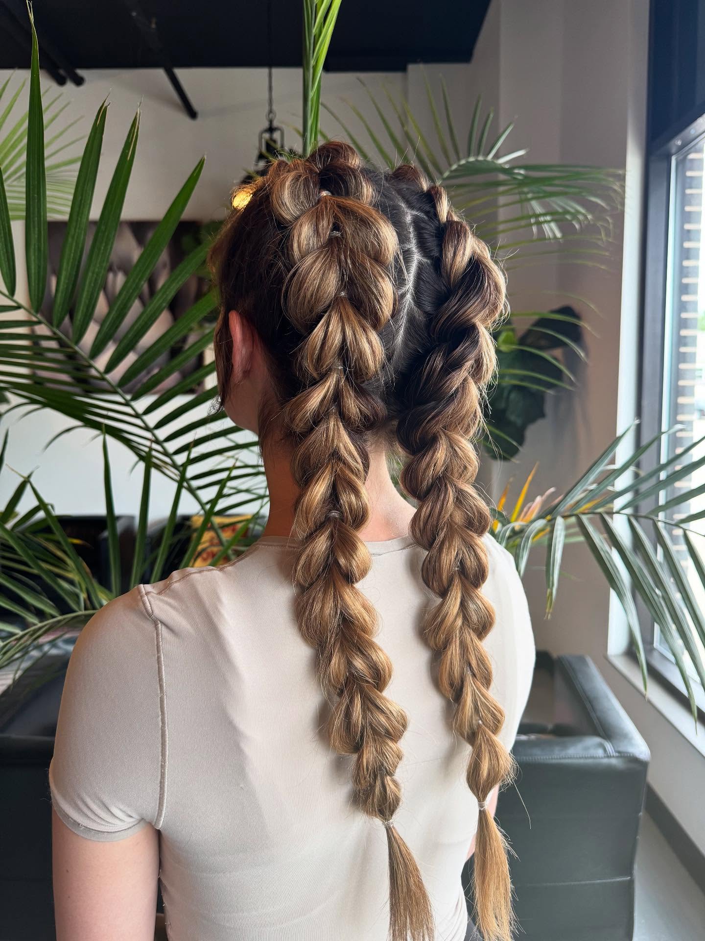 This sweet client is ready for the fair tonight 🎡
Have an event coming up and need help with a quick style? Whether it’s a baby shower, wedding or a fun trip to the ISF, we’ve got you covered! Let us pamper you and get you picture perfect for every occasion 💖
Style done by our stylist @hairbyerinbeth