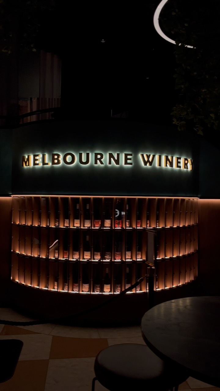Shiraz Masterclass – Melbourne Winery
What an amazing find on Flinders Lane! I’ll admit, when I first heard there was a cellar door in Melbourne CBD, I couldn’t quite picture how it would work… but now I can’t stop thinking about it and I’m desperate to go back. This little valley girl is officially keen for the big city!
The Shiraz Masterclass was such a great night — 5 wines perfectly paired with food, plus the chance to hear from the winemaker himself, sharing his passion and knowledge about Shiraz. The staff were all so warm, knowledgeable, and welcoming. I can’t wait to come back for a full meal in the restaurant.
While I didn’t take a Shiraz home, I did find the only Prosecco I’ve ever enjoyed… and I already need more! Thank you to the team — you’ll be seeing me again very soon. 🍷✨