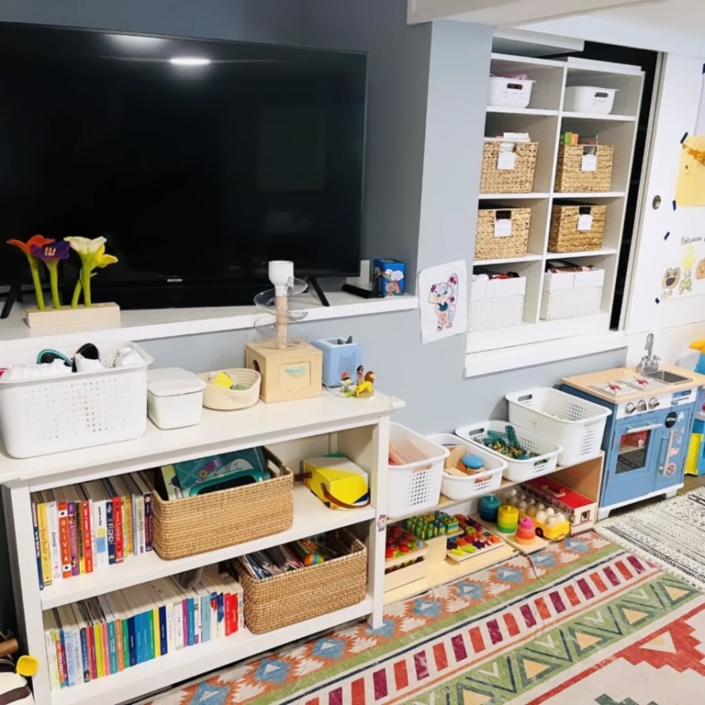 When you have enough toys, books and craft supplies to start your own summer camp, you might need a professional organizer!
#organizerforbusyparents #organizeforstressfreemornings
#organizedhome
#organizingwithkids
#professionalorganizer #bayareaorganizer #amscotthome