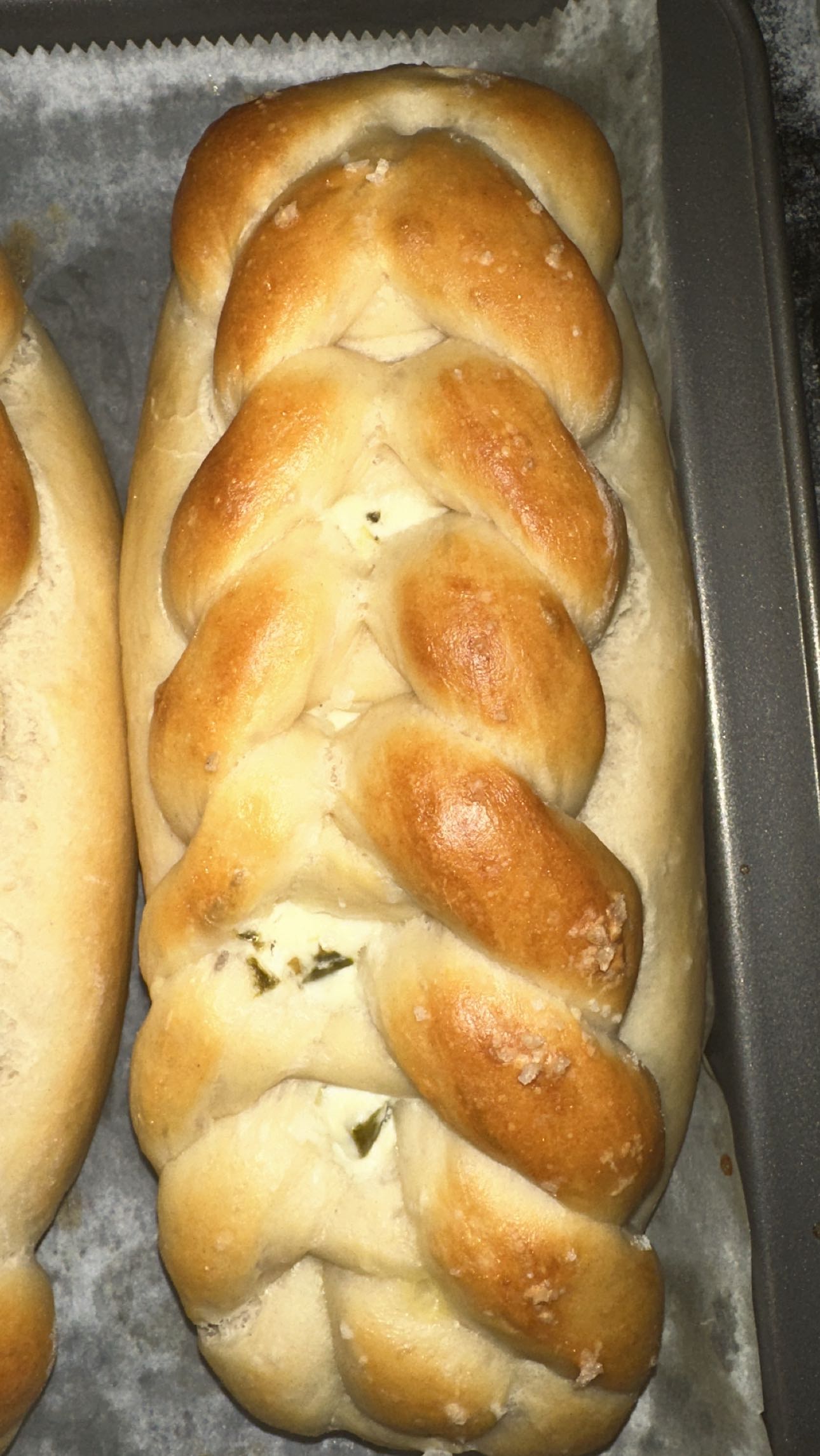 Jalapeño 🌶️ & Cream Cheese a classic combination 😋
She’s braided and ready for delivery/pick up make sure to place your order now 🤗
DM to order 📩
Website coming soon!
•
•
•
•
•
•
•
#BakedGoods#HomeMade#SoftCookies#ForYou#fyp#packagedorders#trending#SupportSmallBusinesses#cookies#Fresh#DallasTexas#TexasPastries#CustomOrders#MustTry#Baker#Barkernearme#buttercream#frosting#filling#filled#partnershipsopen#cake#Birthdaycake#trending#selftaught#Baker#events#explorer#explorerpage#cupcakes