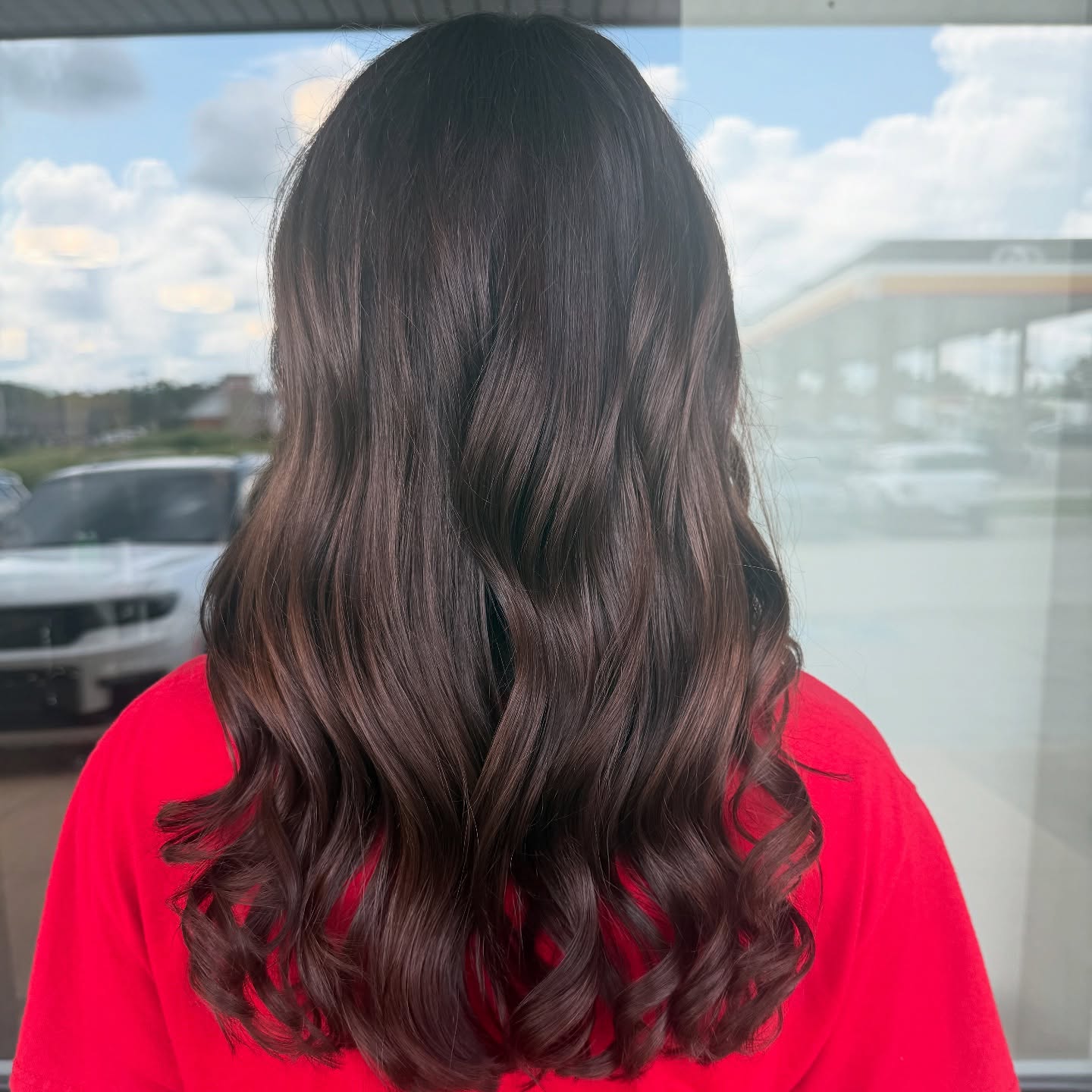 Fall styles have begun! We toned down a summer blonde to this dimensional brunette 🤎 Who’s next?